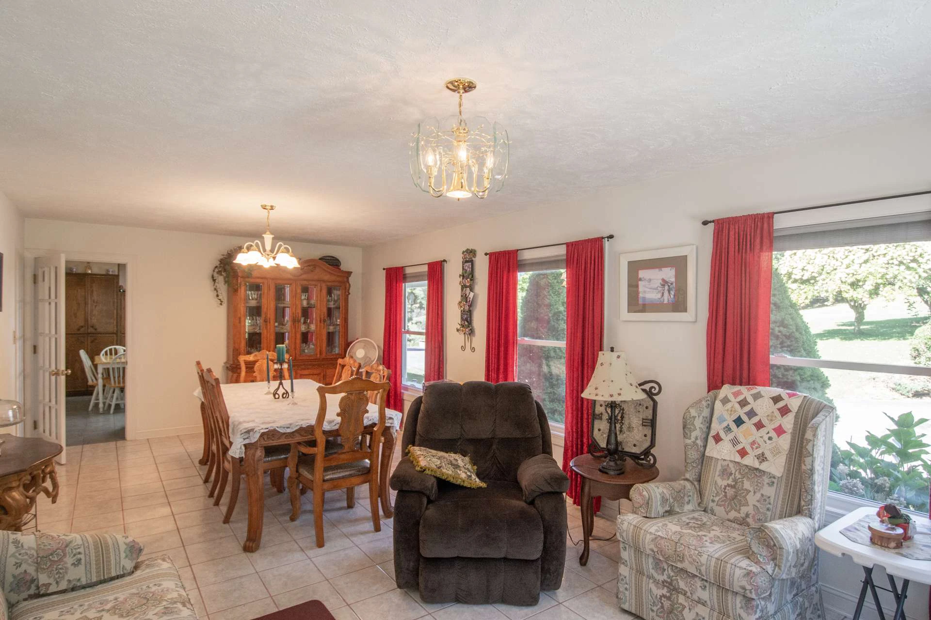Image number 11 for the current listing