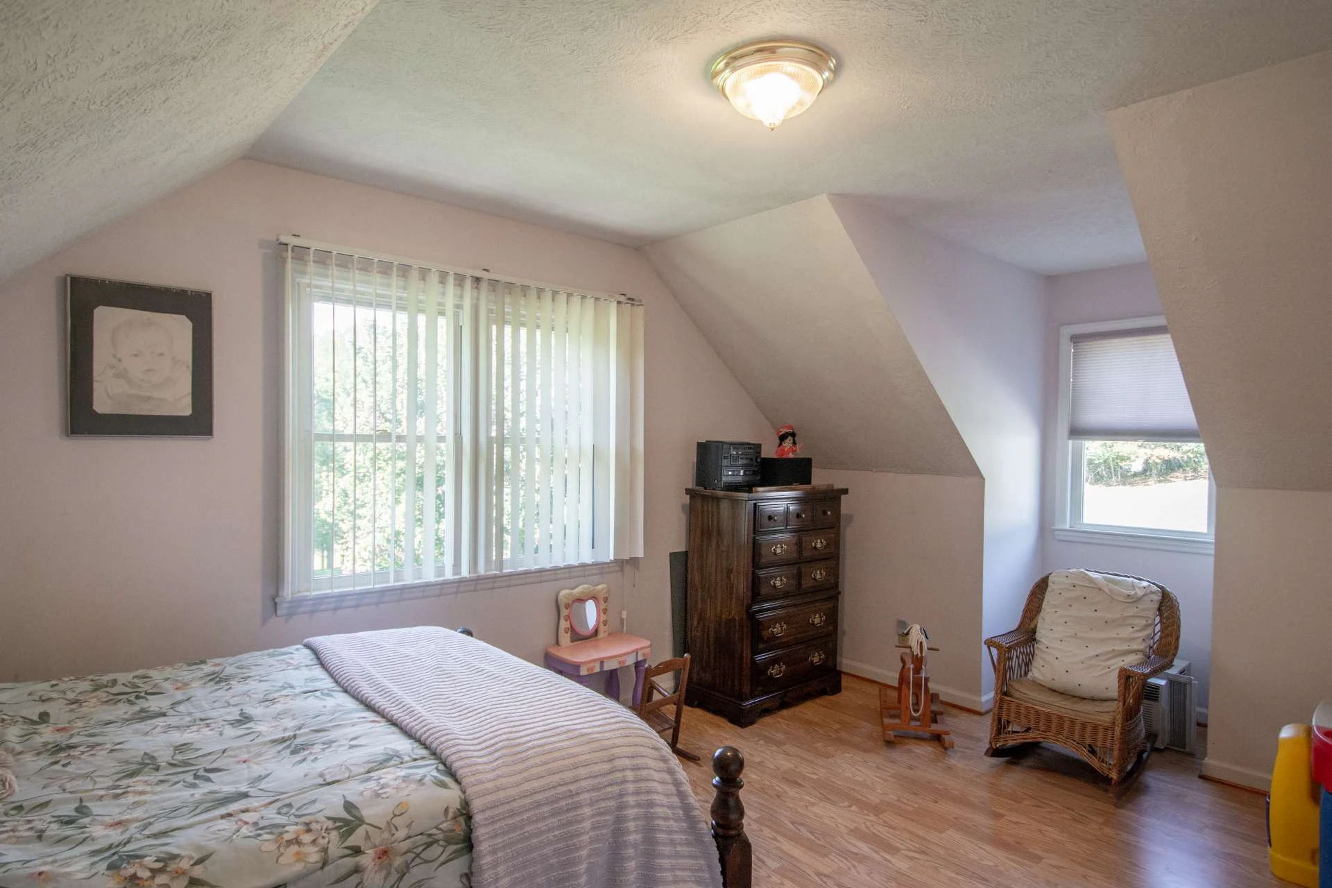 Image number 6 for the current listing