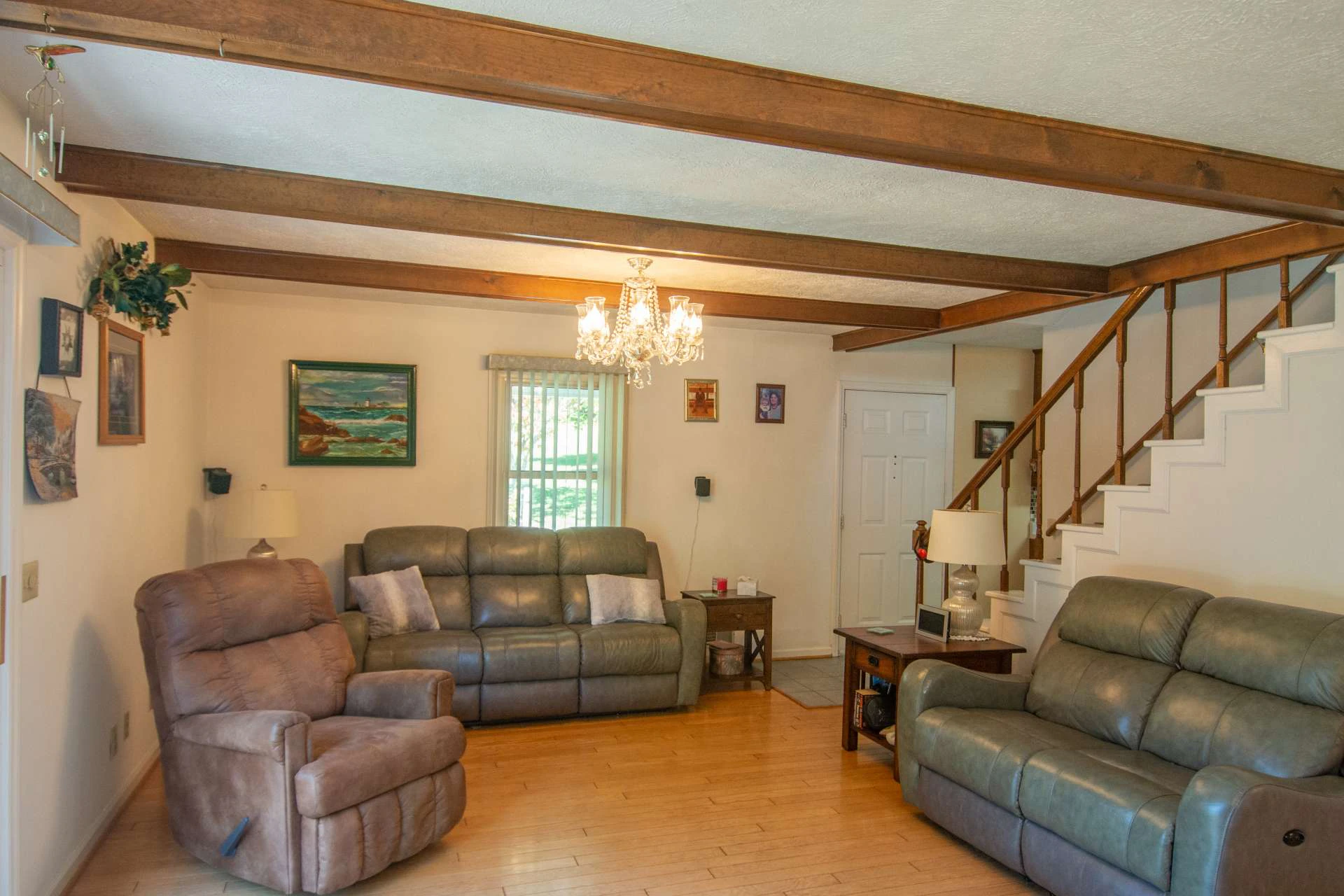 Image number 2 for the current listing