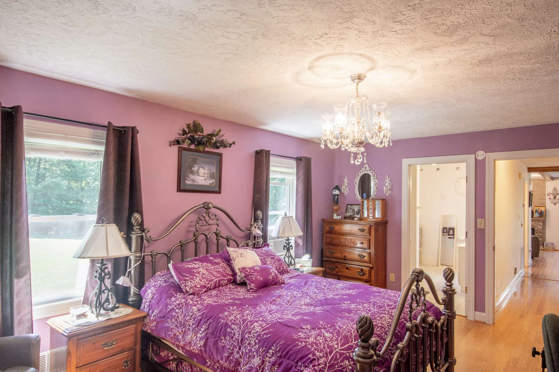 Image number 8 for the current listing