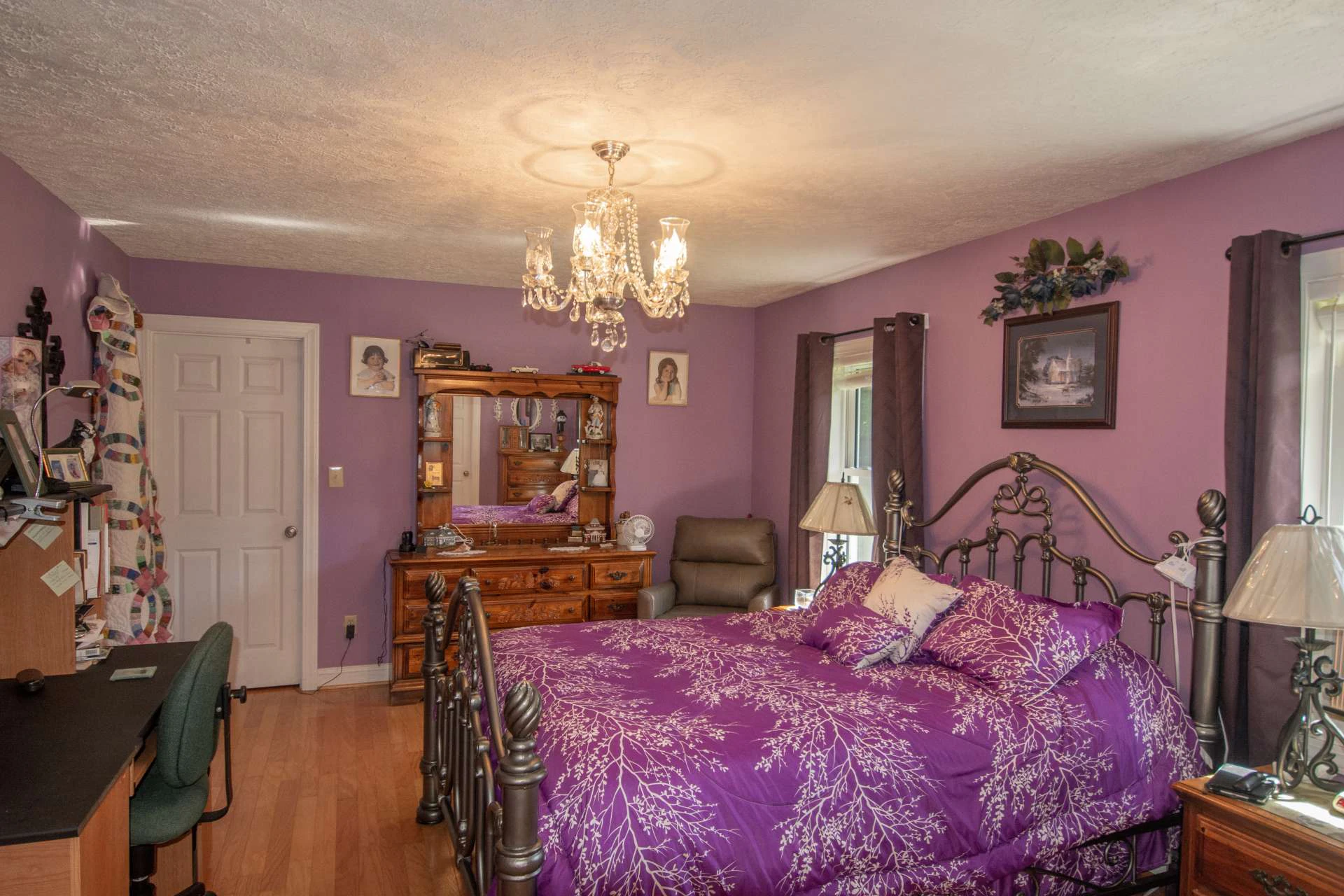 Image number 12 for the current listing