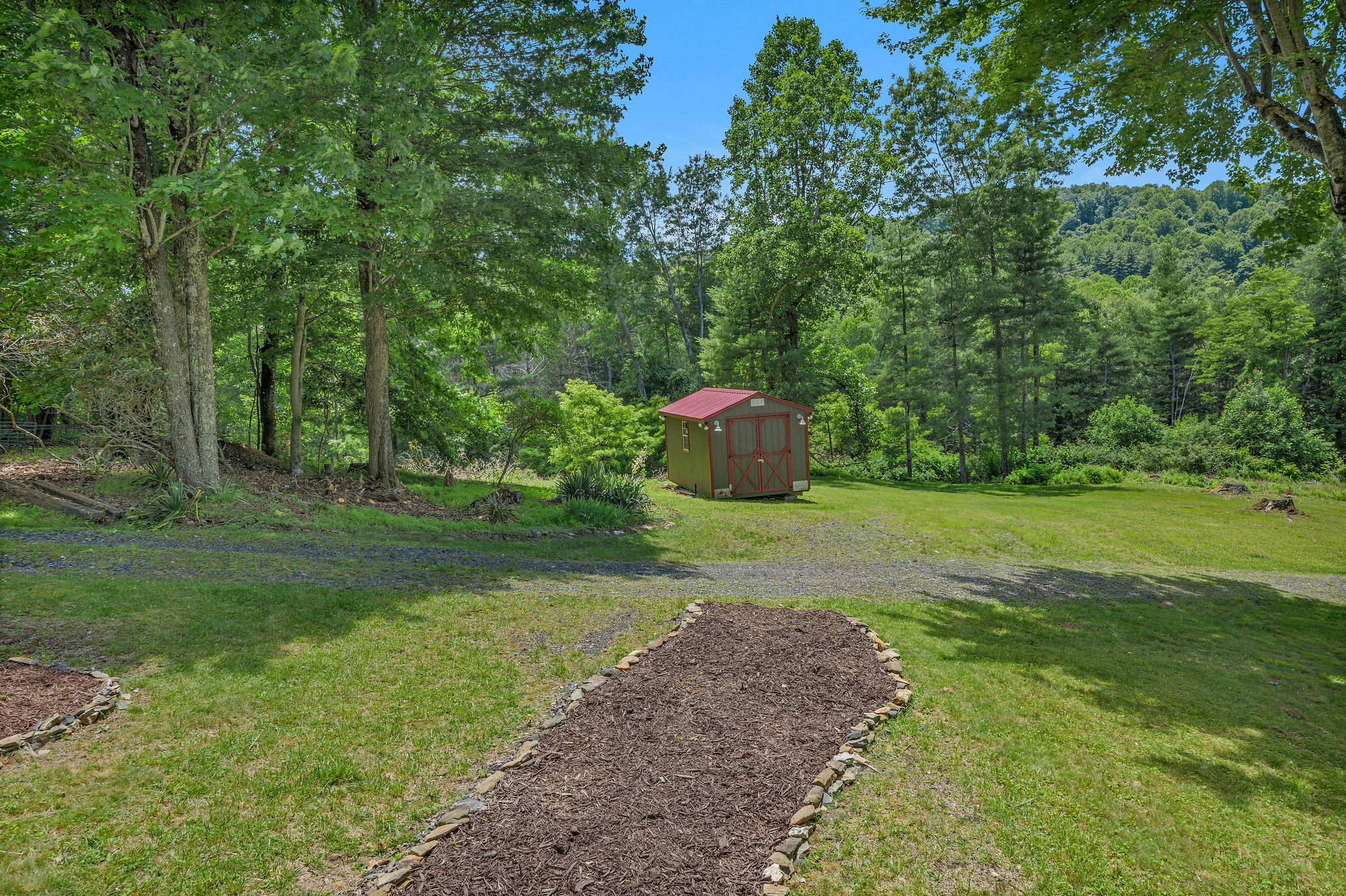 Image number 11 for the current listing
