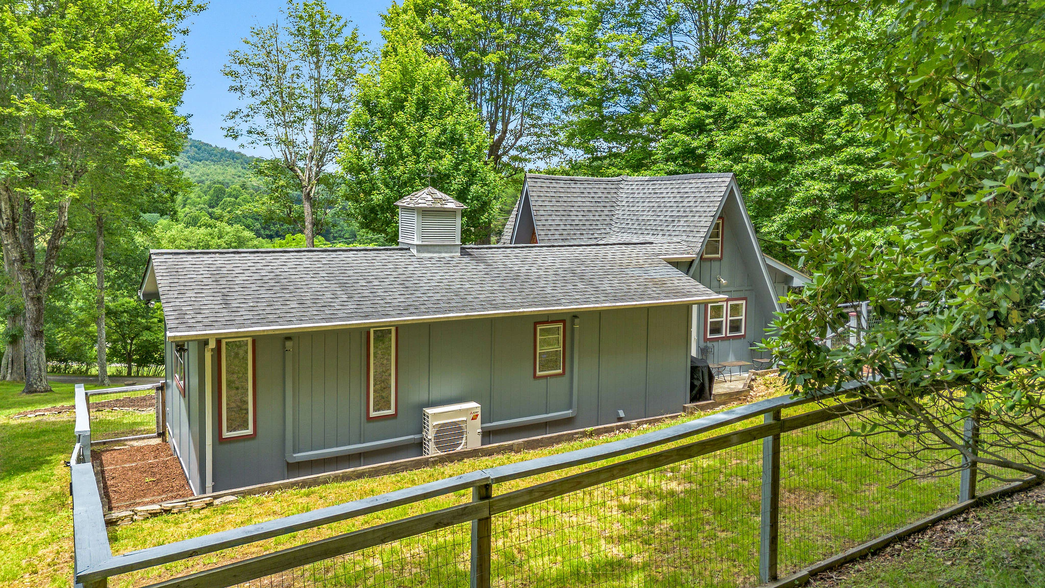 Image number 6 for the current listing
