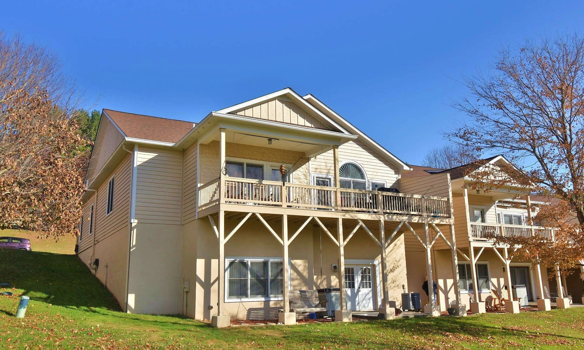 Image number 1 for the current listing
