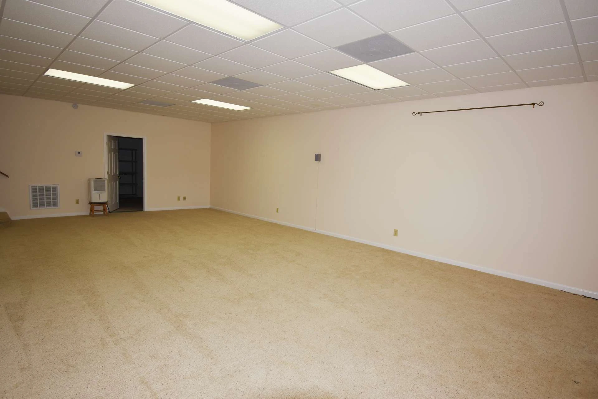 Image number 9 for the current listing