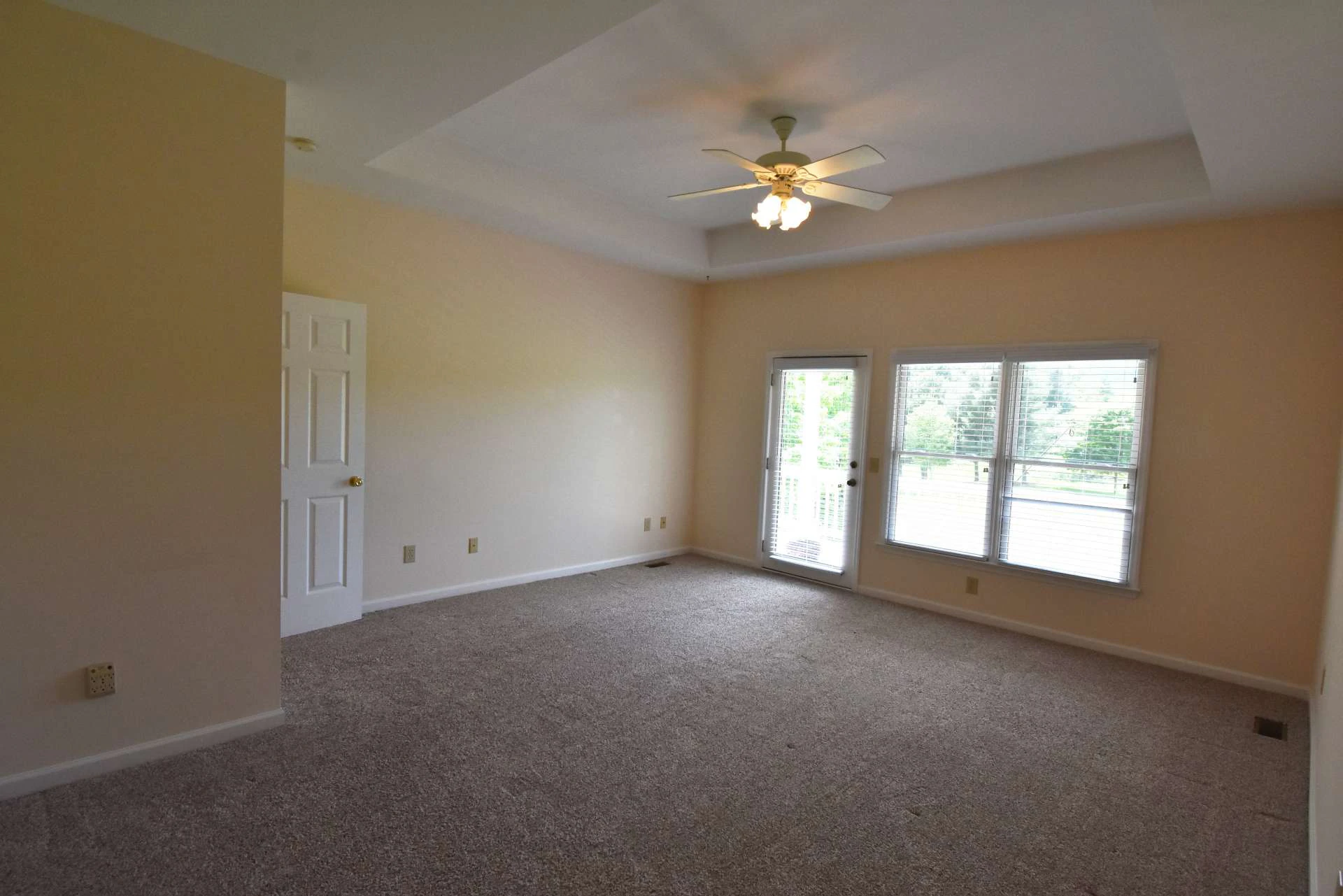 Image number 11 for the current listing