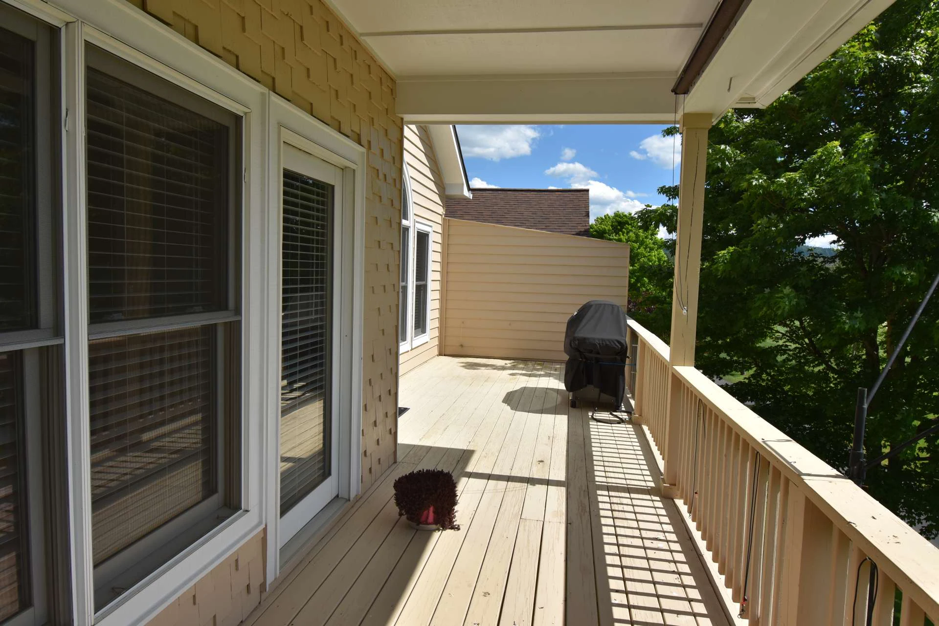 Image number 3 for the current listing