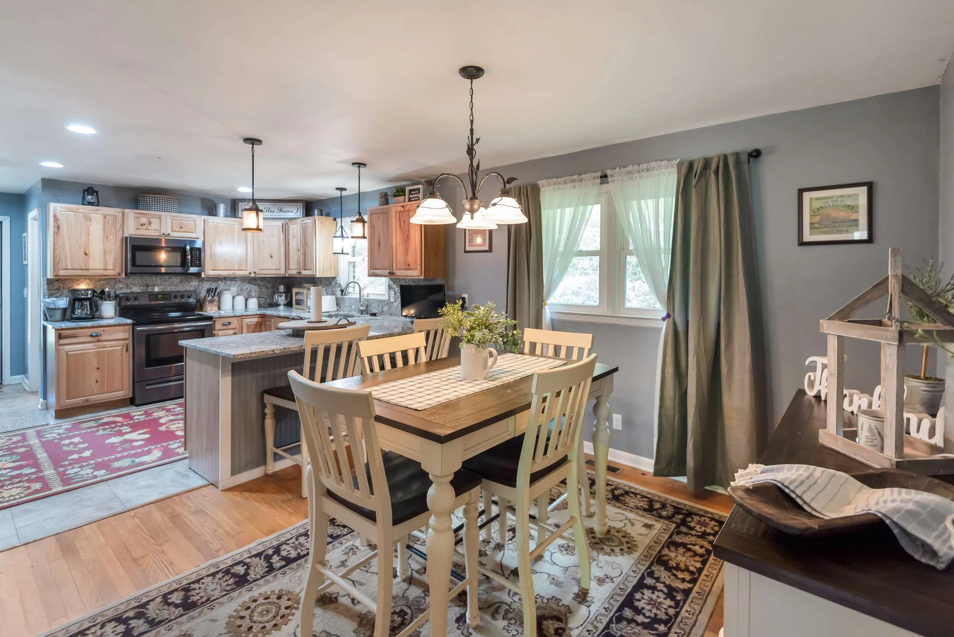 Image number 25 for the current listing