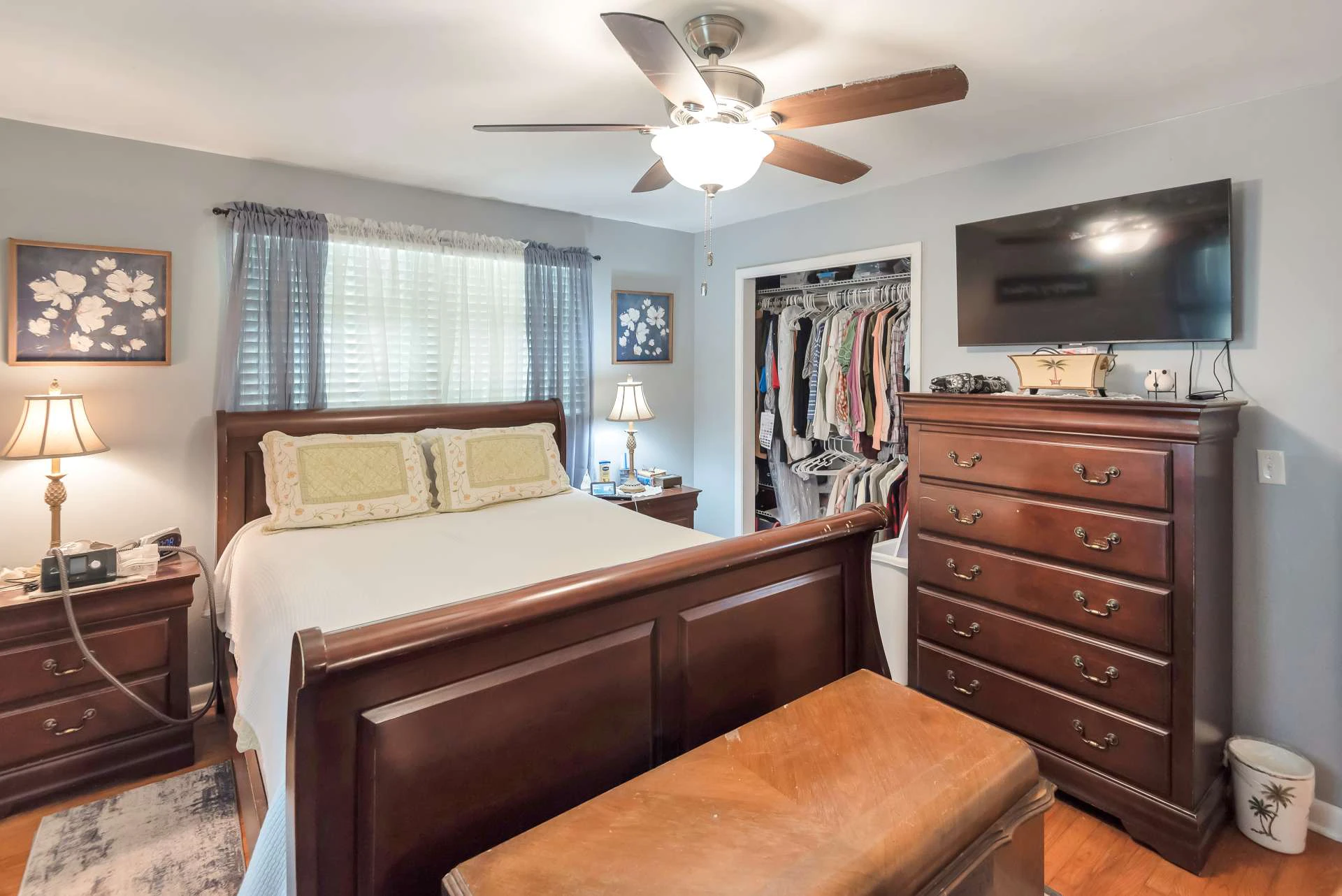 Image number 3 for the current listing
