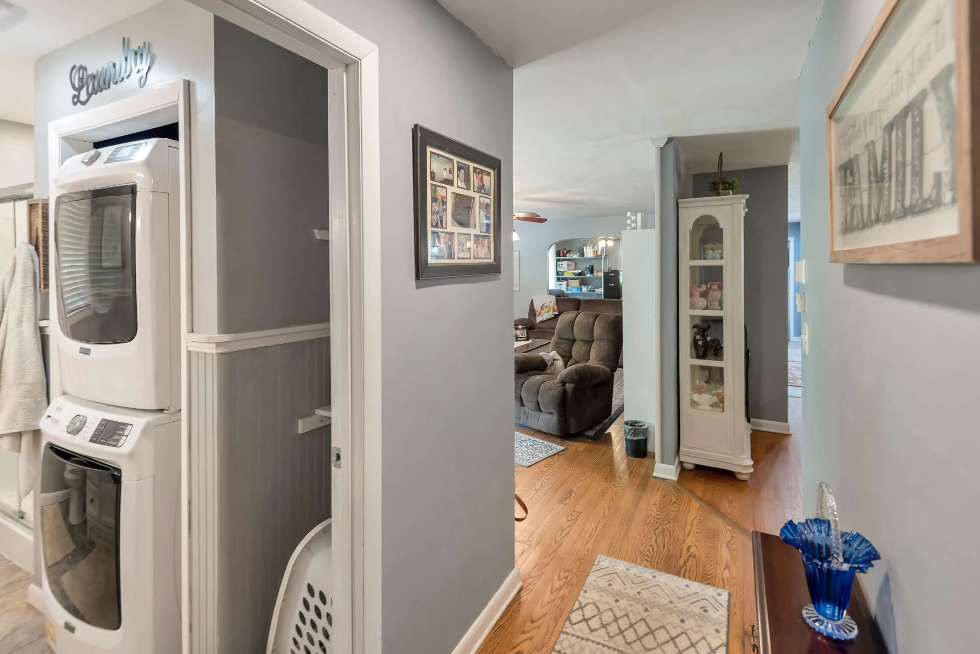 Image number 5 for the current listing