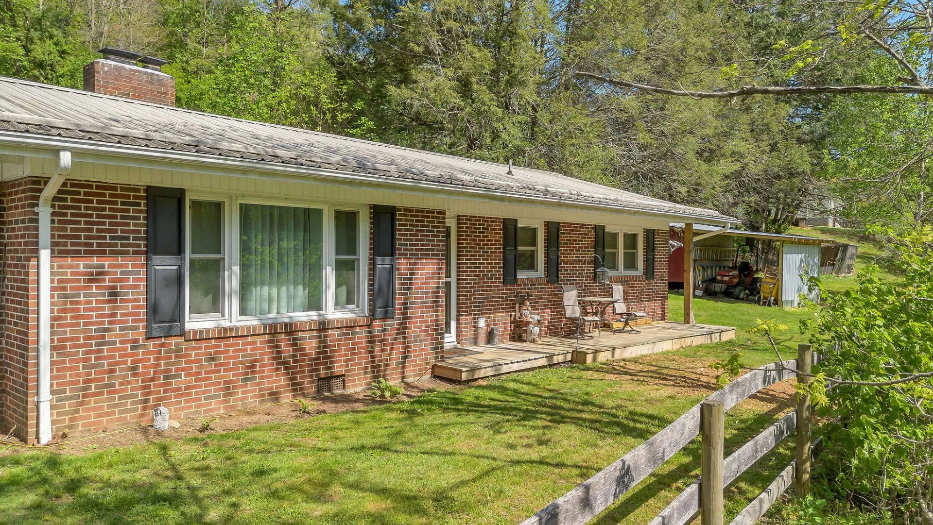 Image number 21 for the current listing
