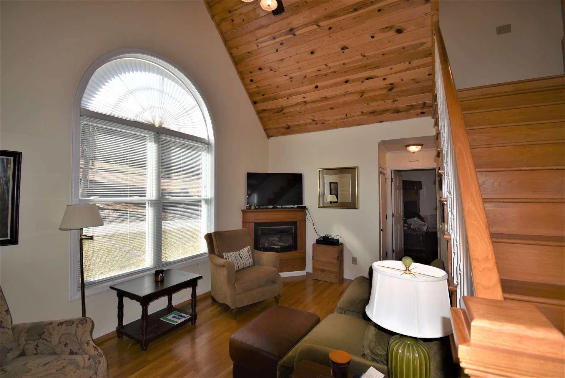 Image number 5 for the current listing