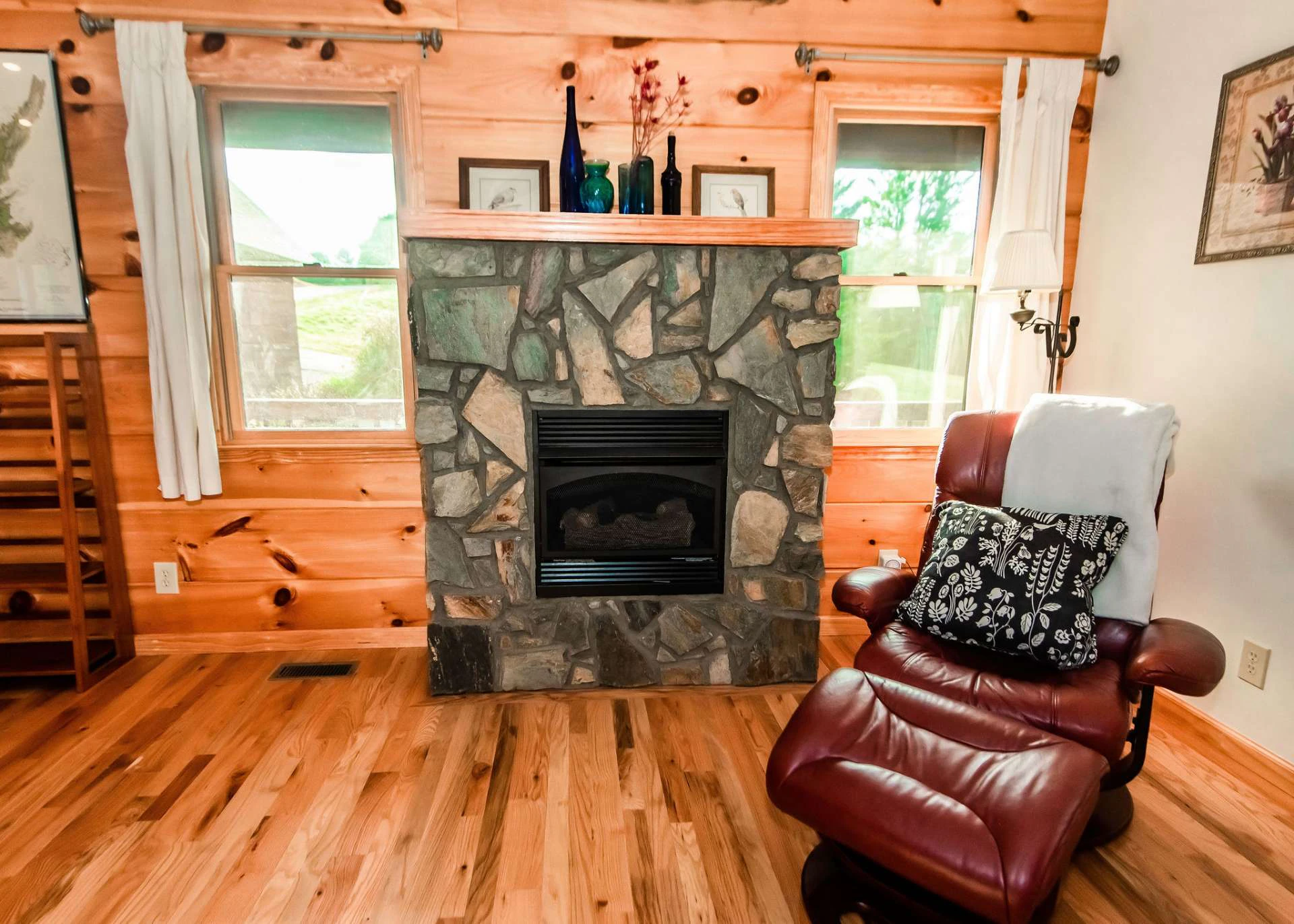 Image number 18 for the current listing