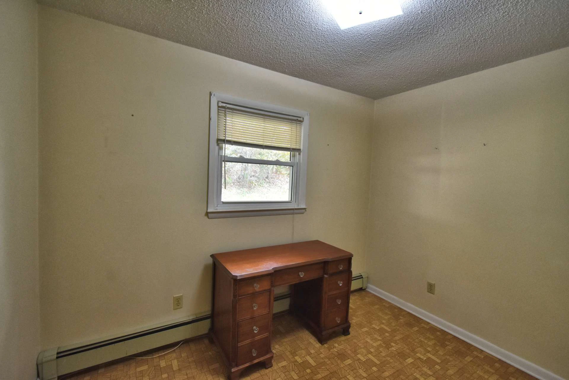 Image number 10 for the current listing