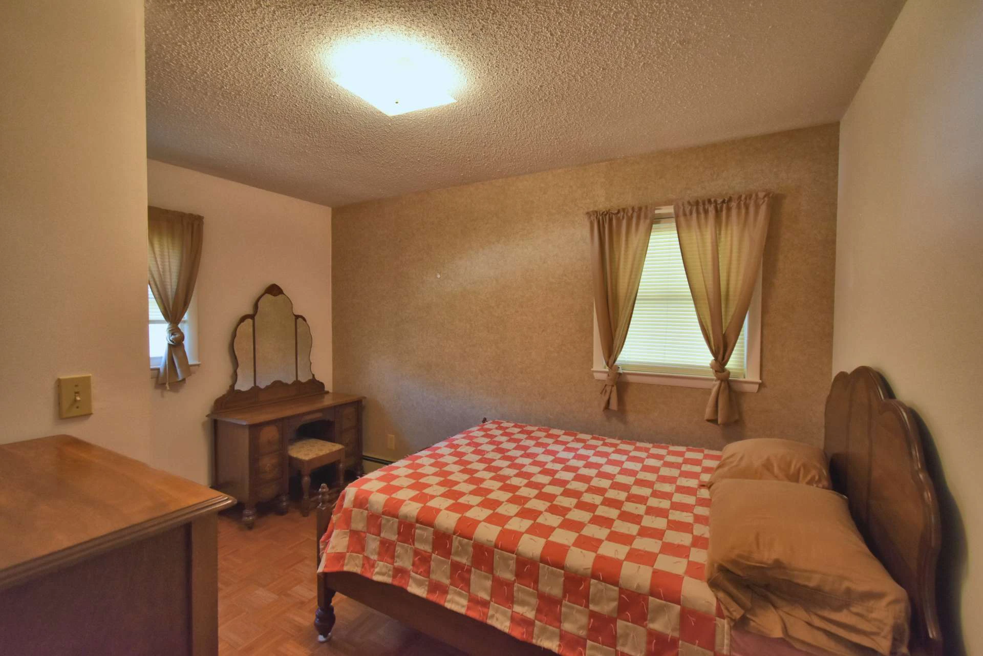 Image number 7 for the current listing