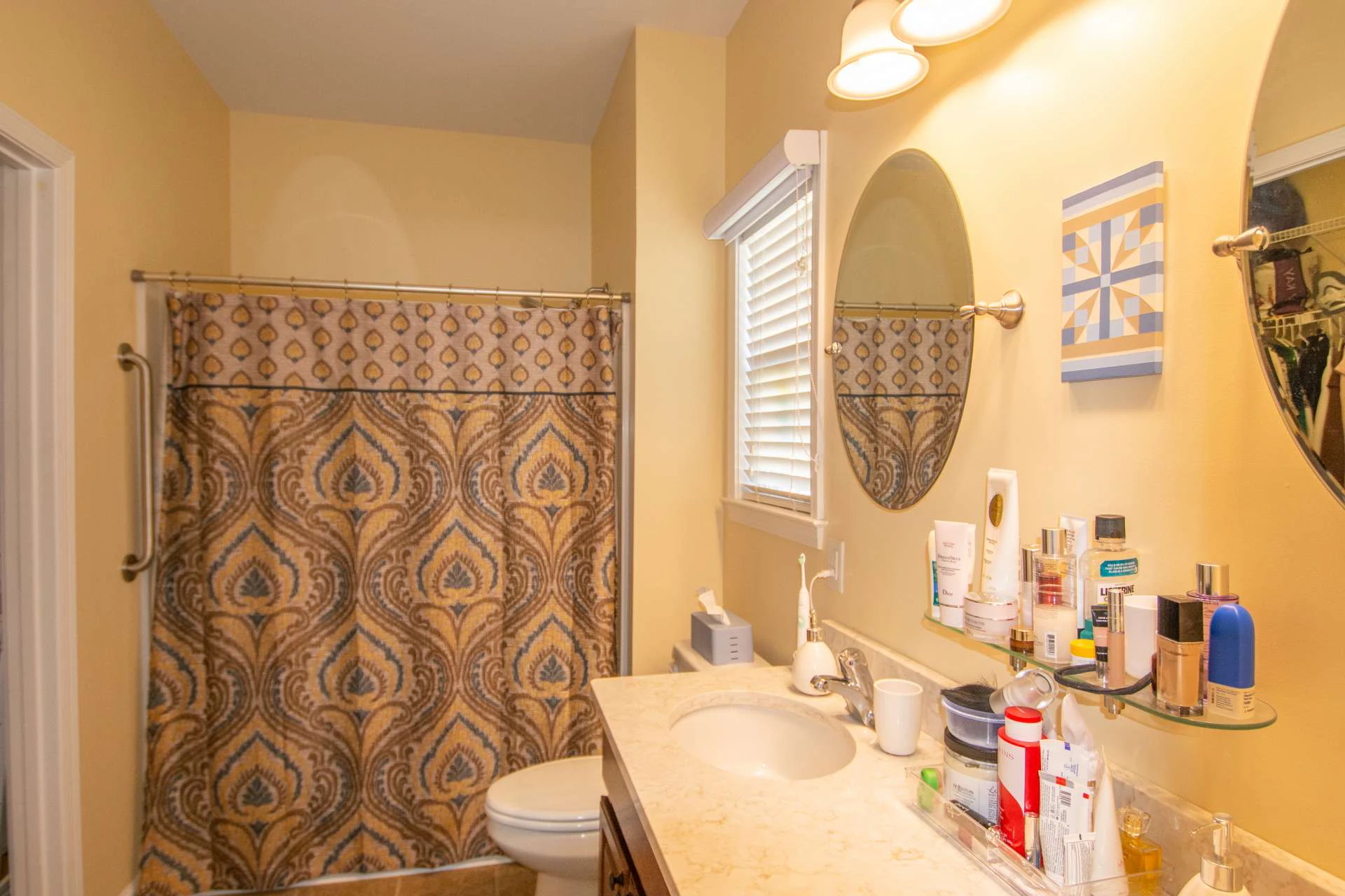 Image number 2 for the current listing