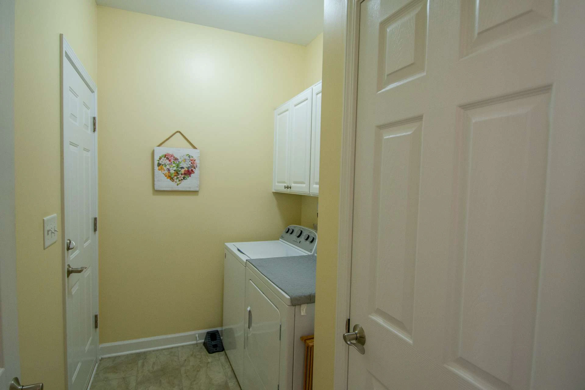 Image number 13 for the current listing