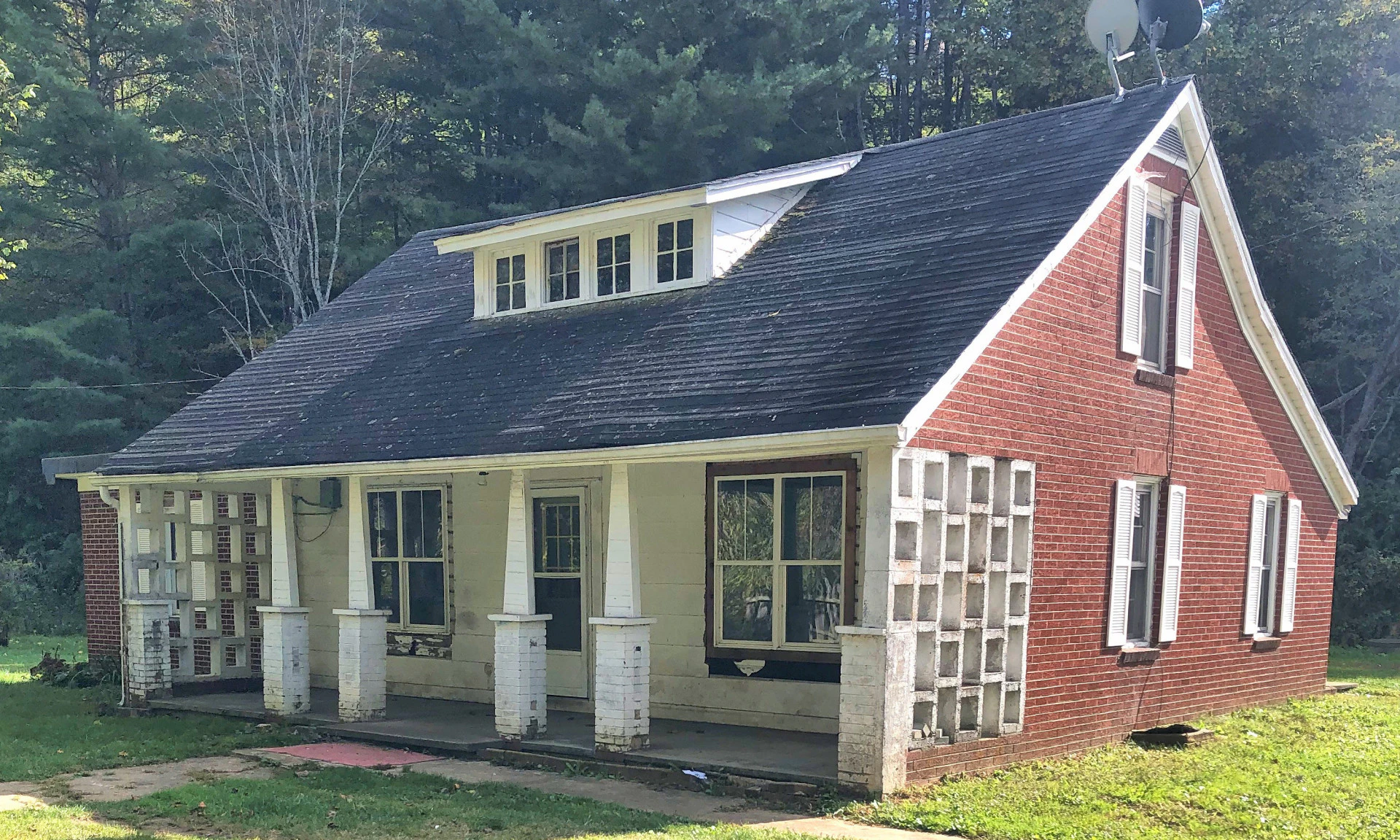 Image number 1 for the current listing