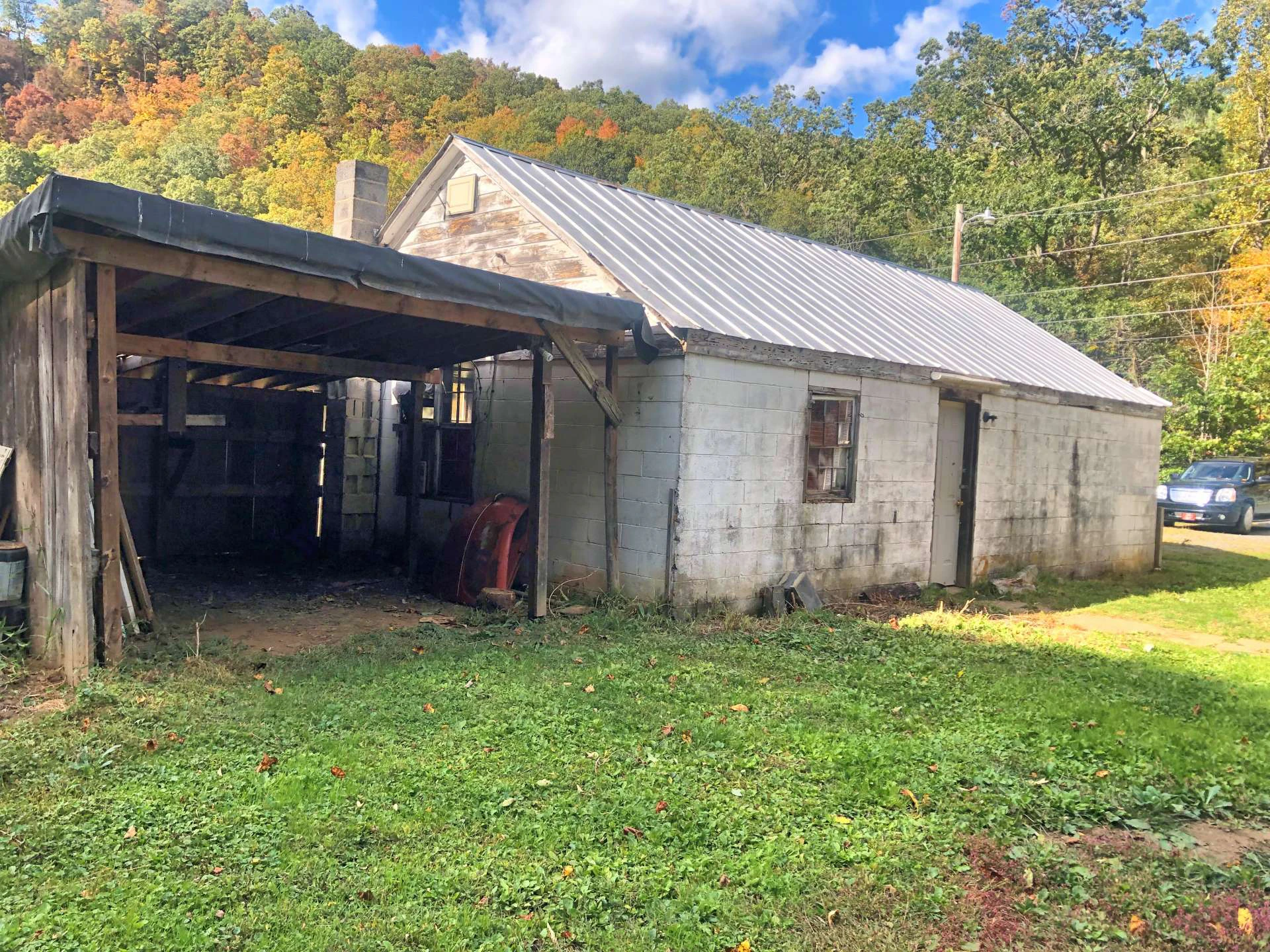 Image number 14 for the current listing