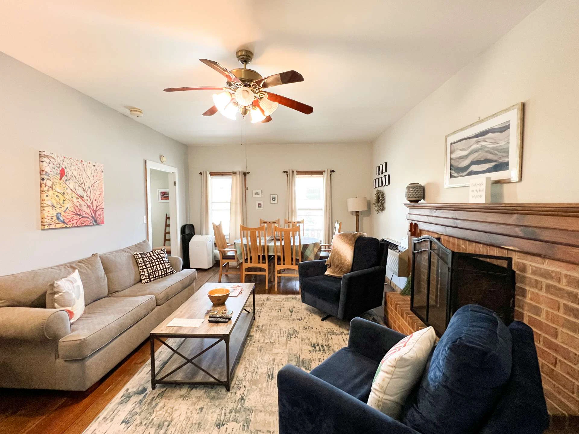 Image number 2 for the current listing