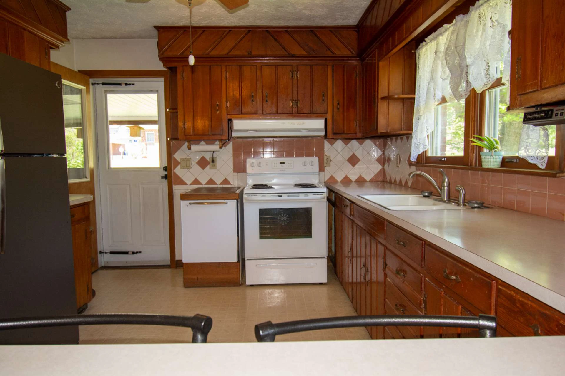 Image number 18 for the current listing