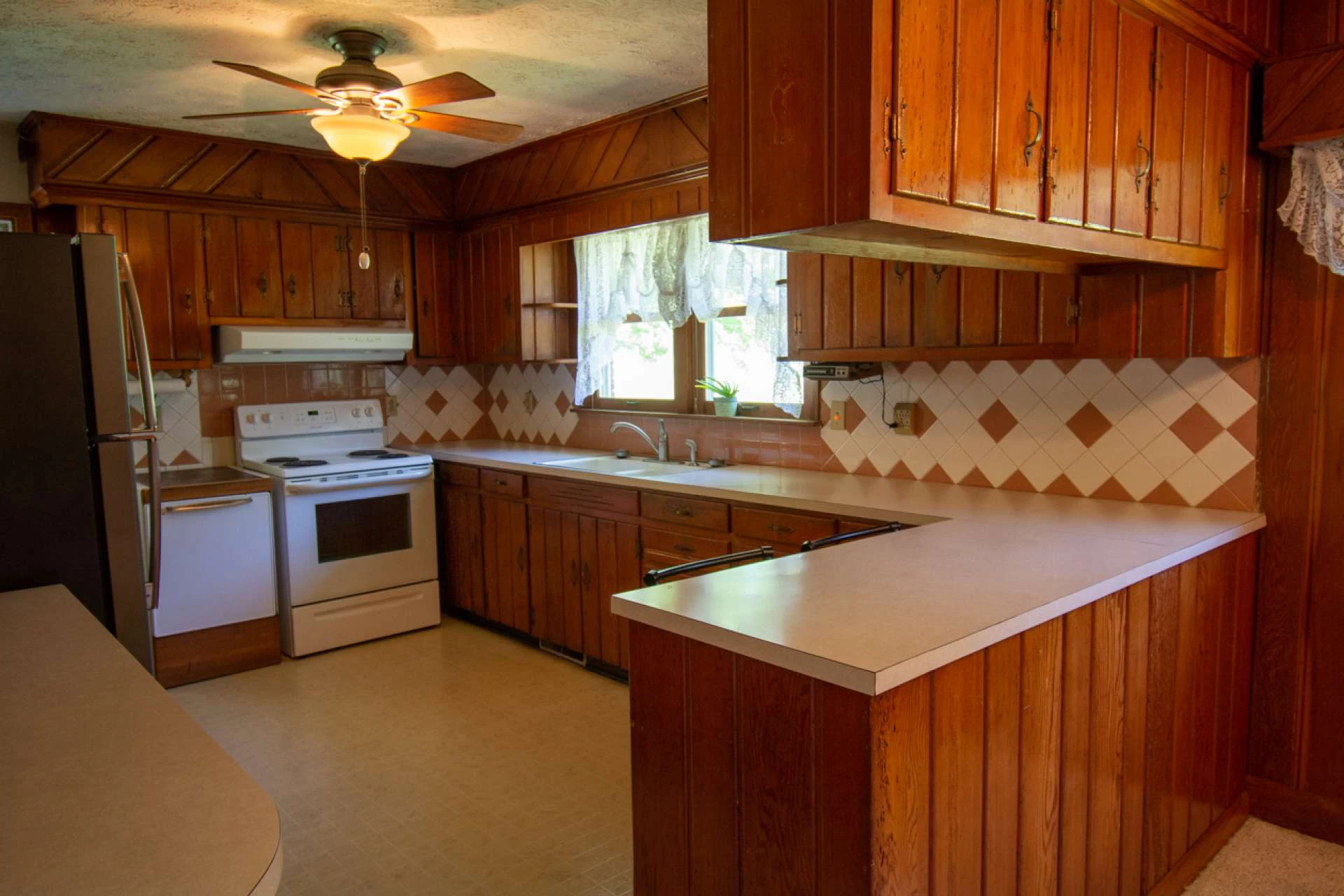 Image number 15 for the current listing