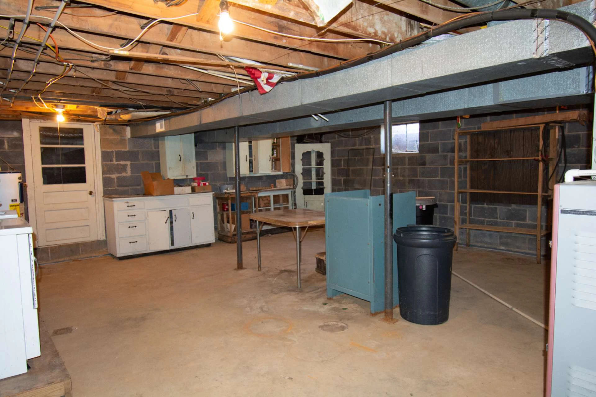 Image number 4 for the current listing