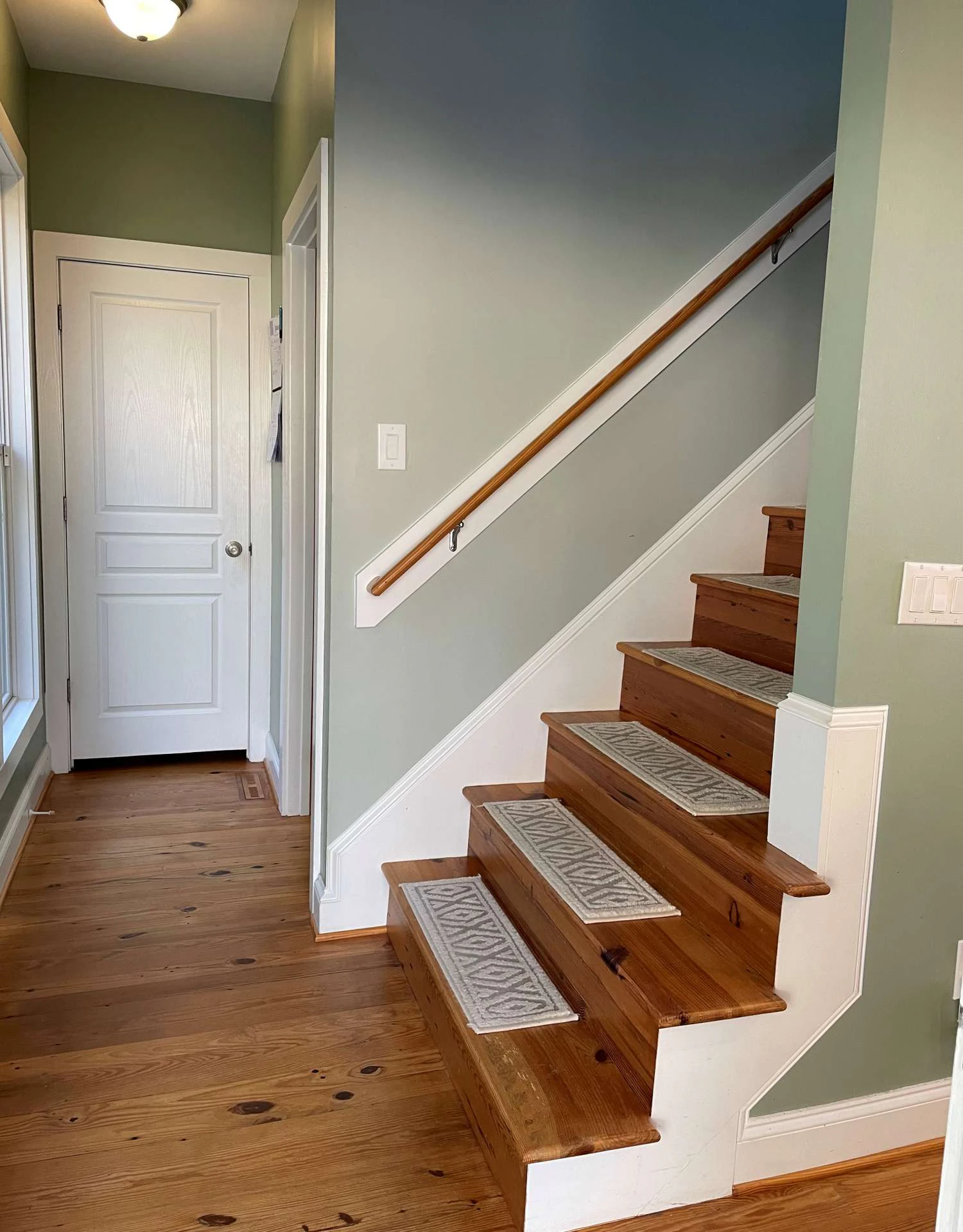 Image number 2 for the current listing