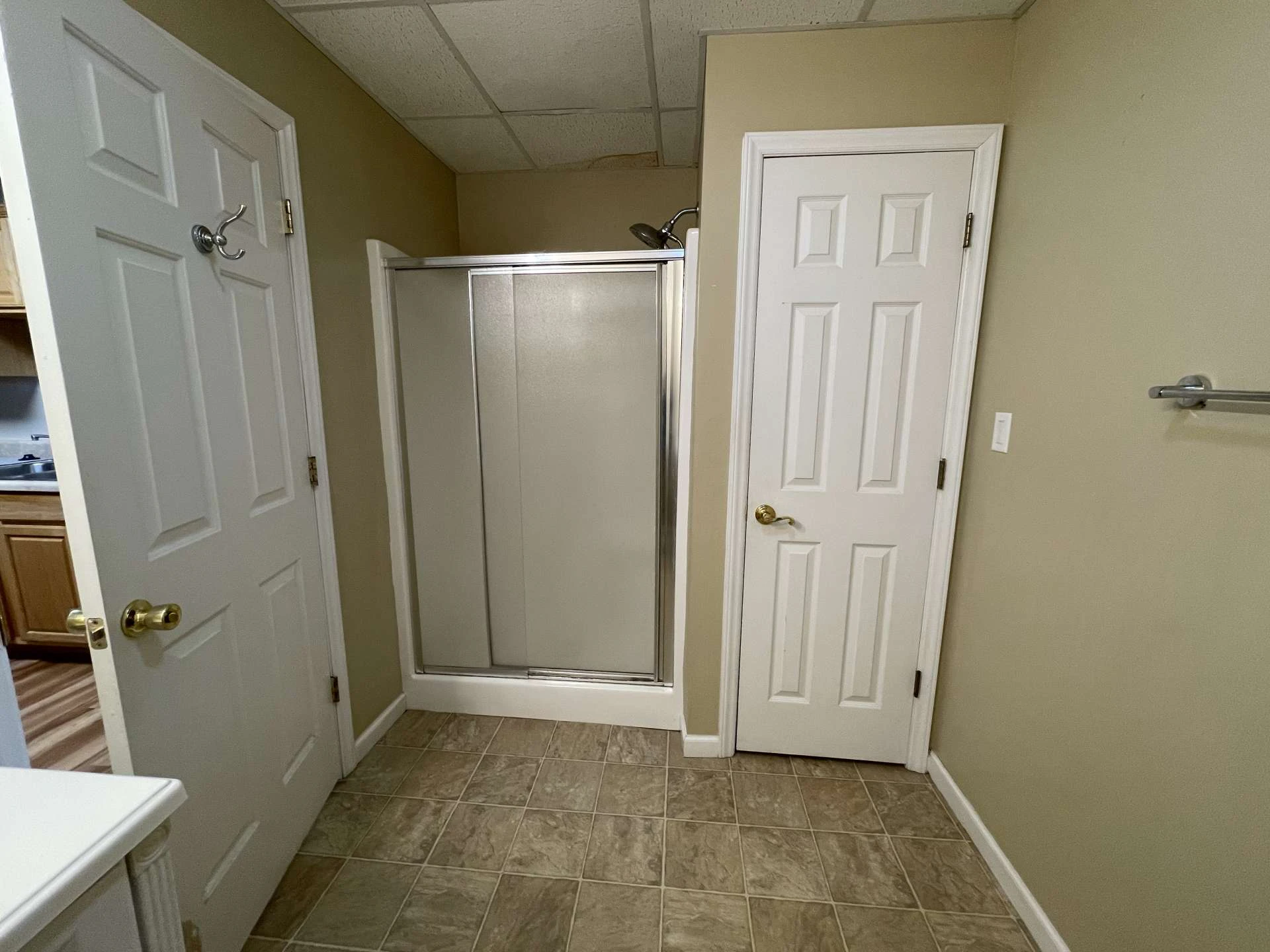 Image number 11 for the current listing