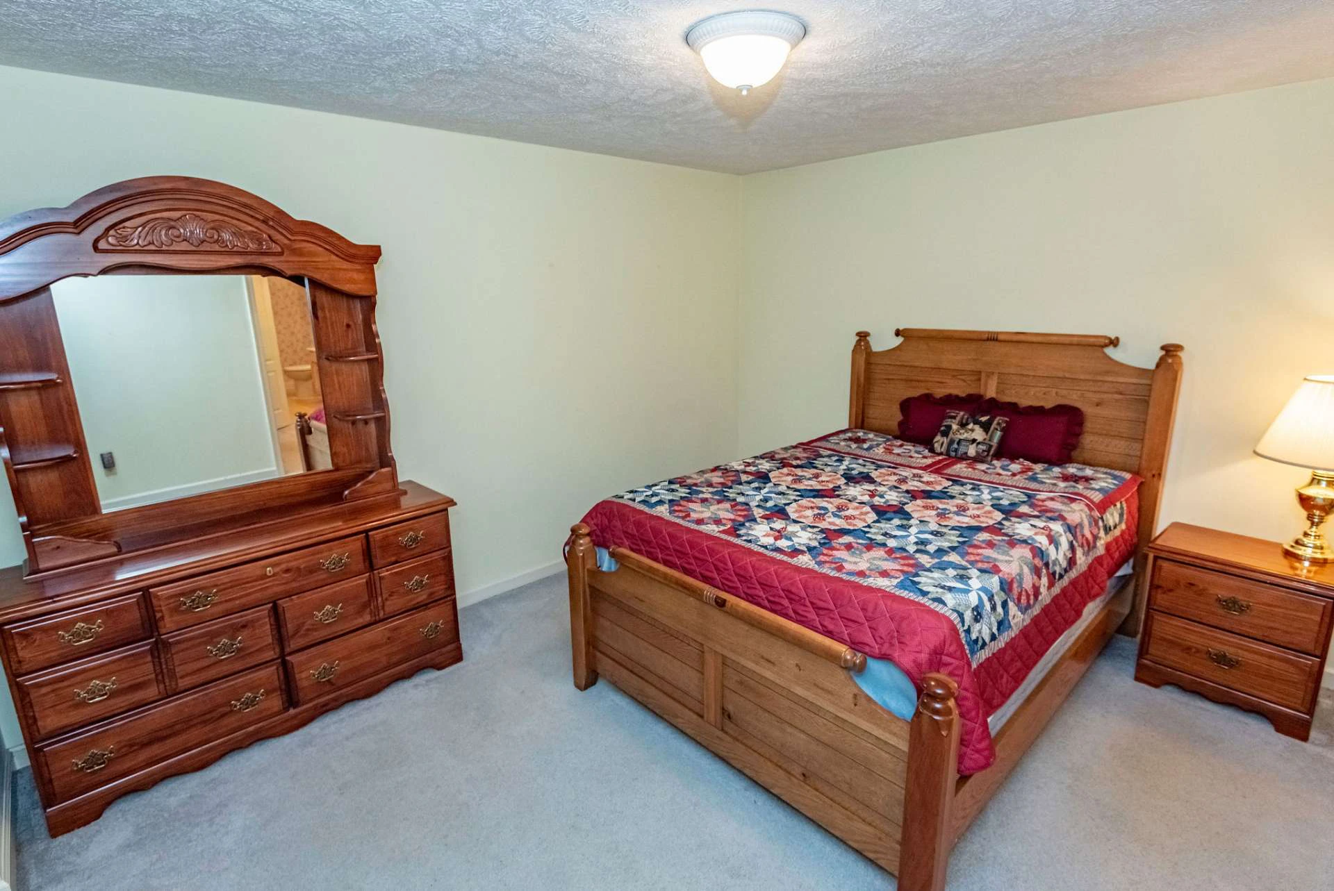 Image number 3 for the current listing