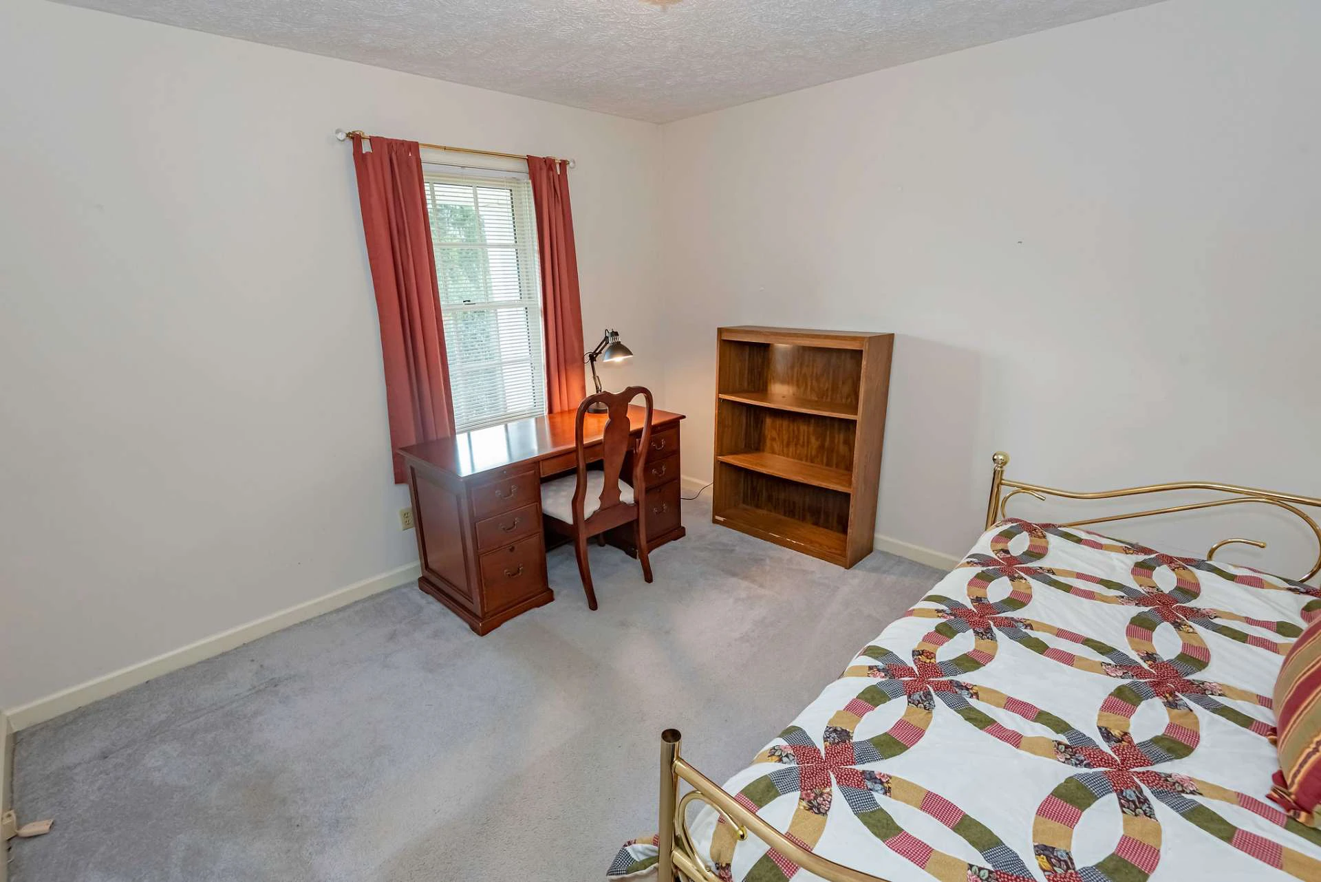 Image number 4 for the current listing