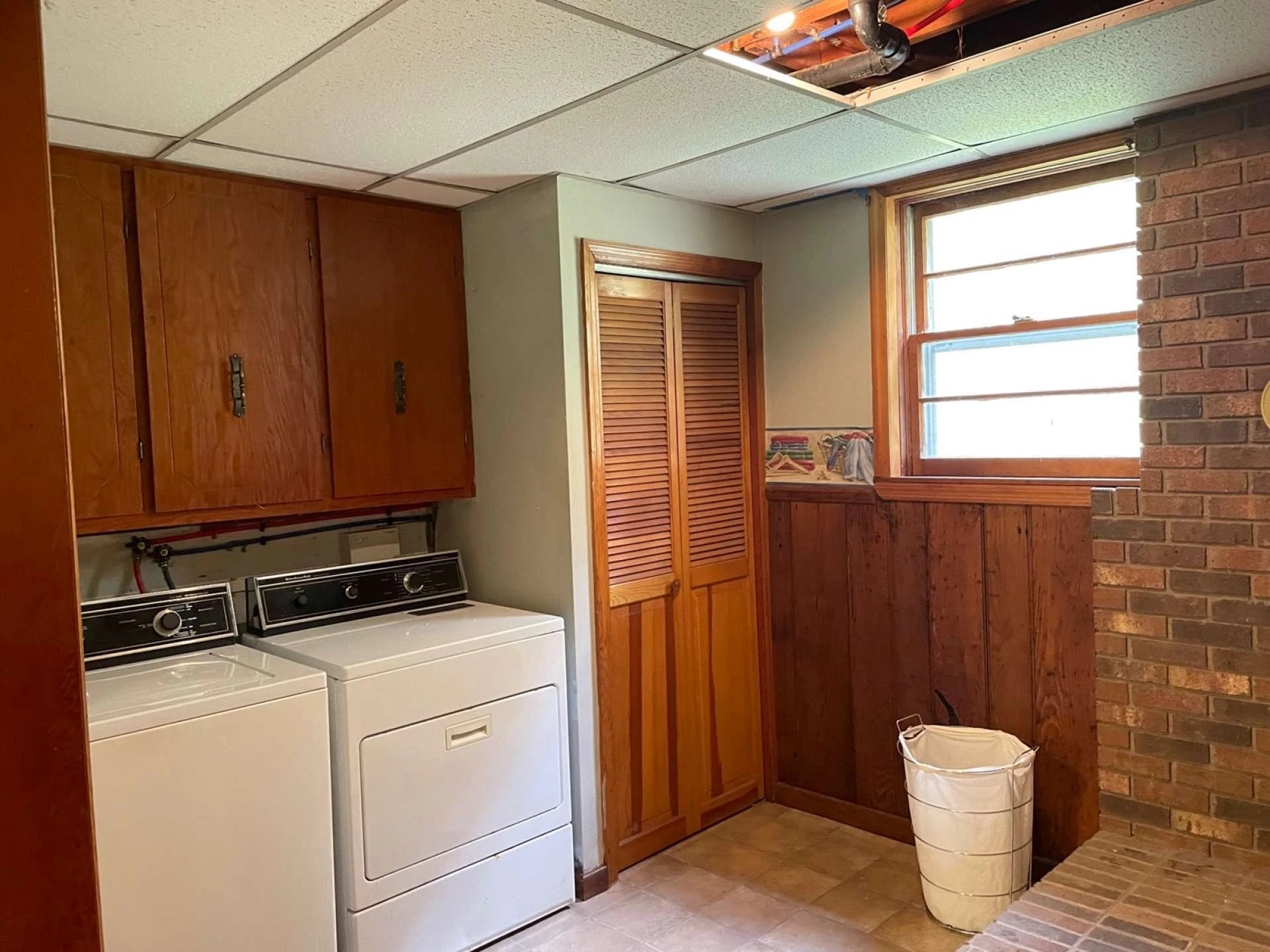 Image number 13 for the current listing