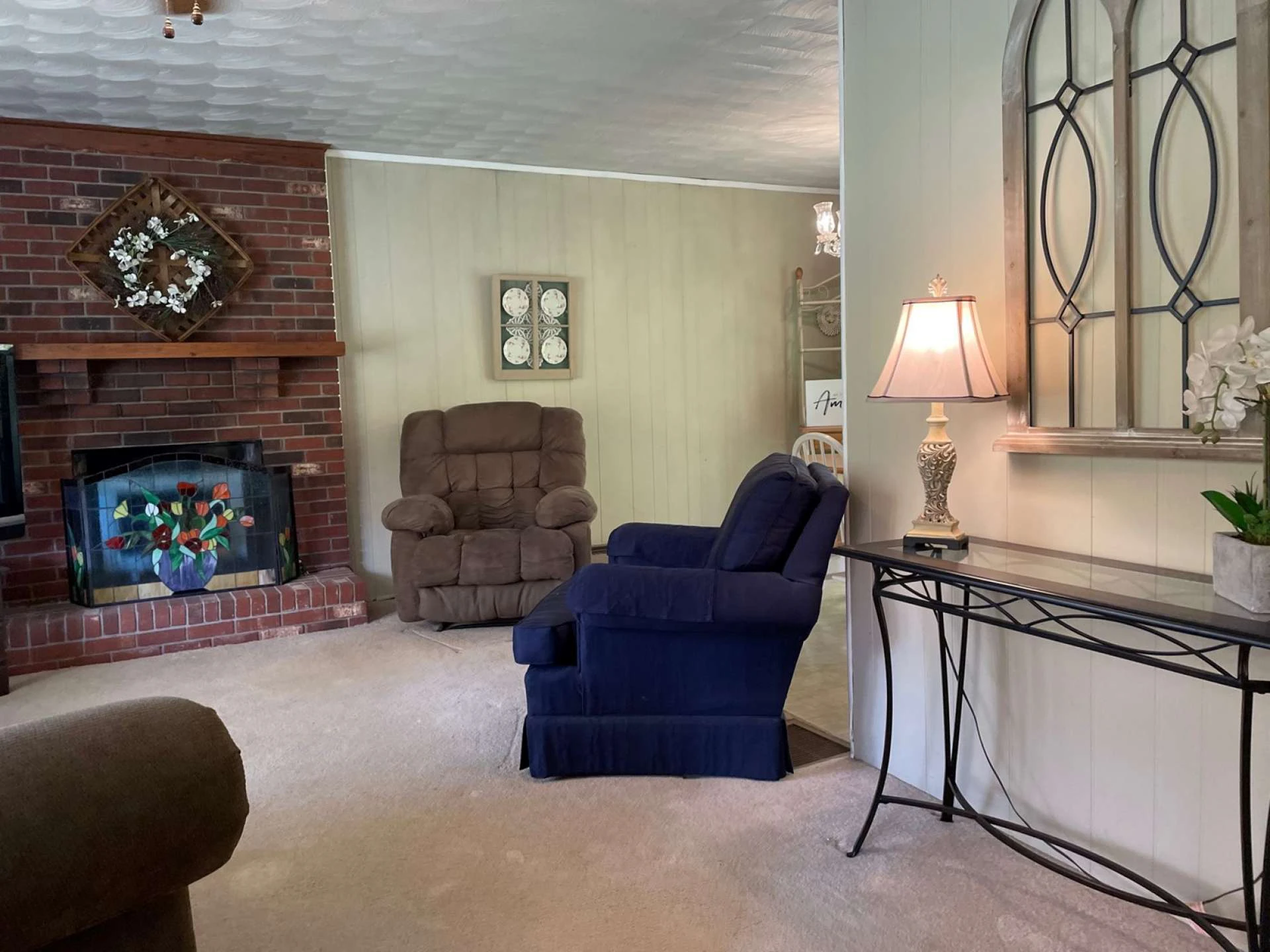 Image number 19 for the current listing