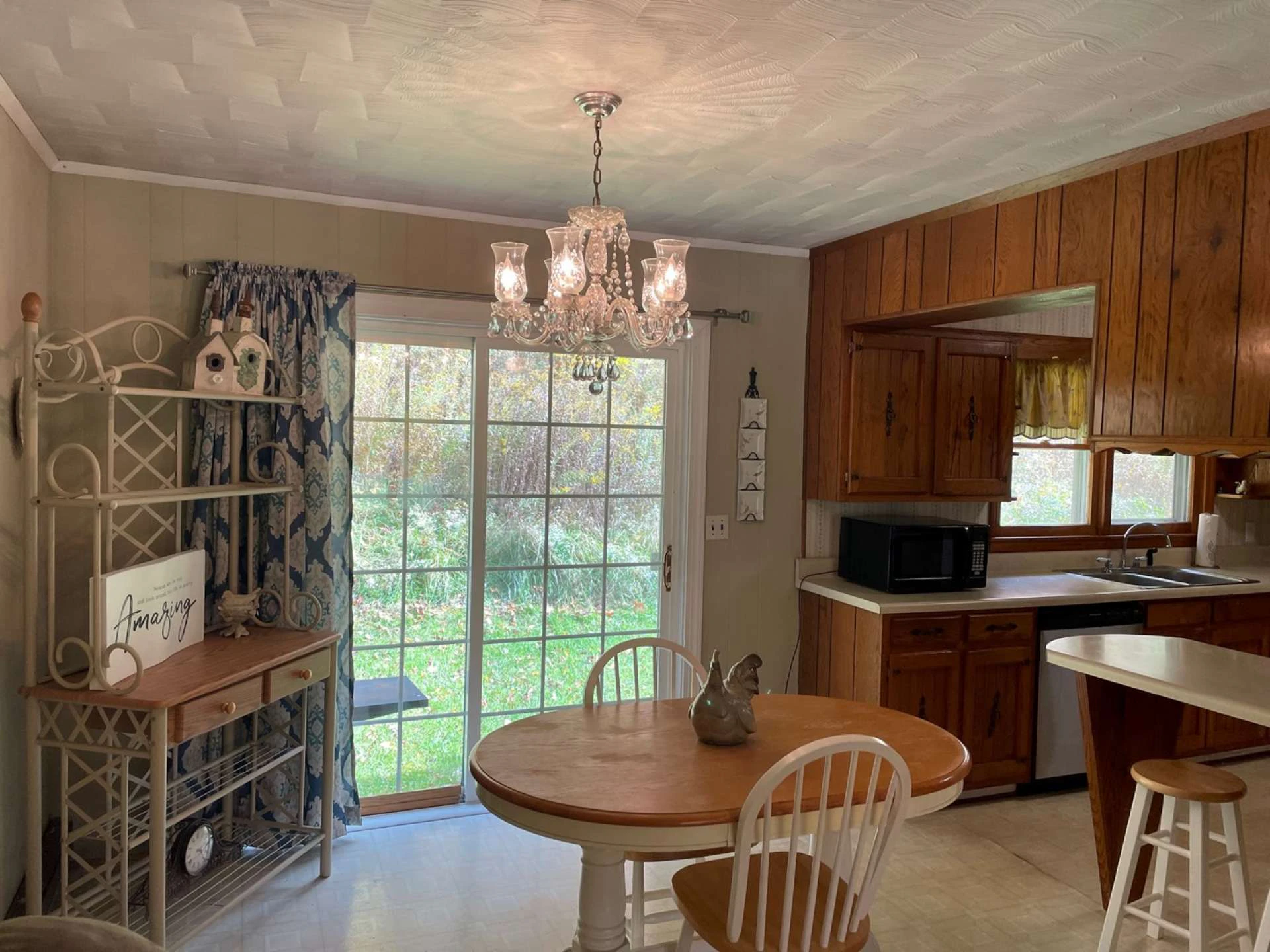 Image number 17 for the current listing