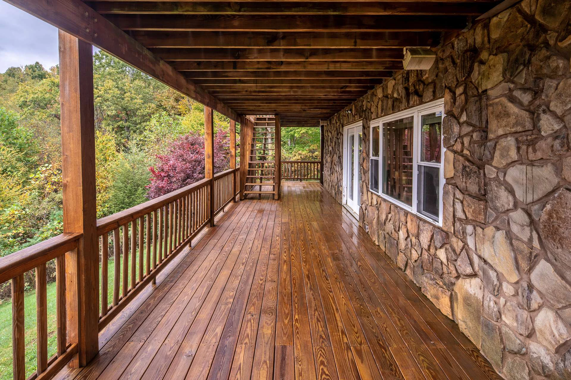 Image number 15 for the current listing