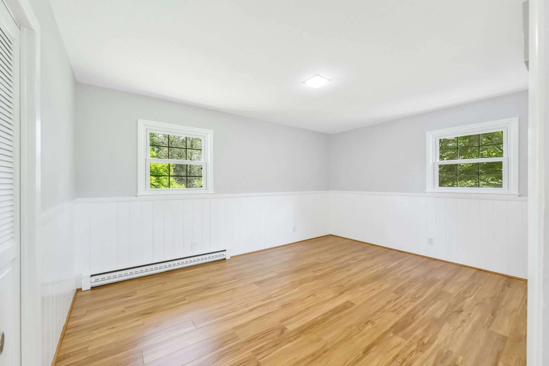 Image number 12 for the current listing