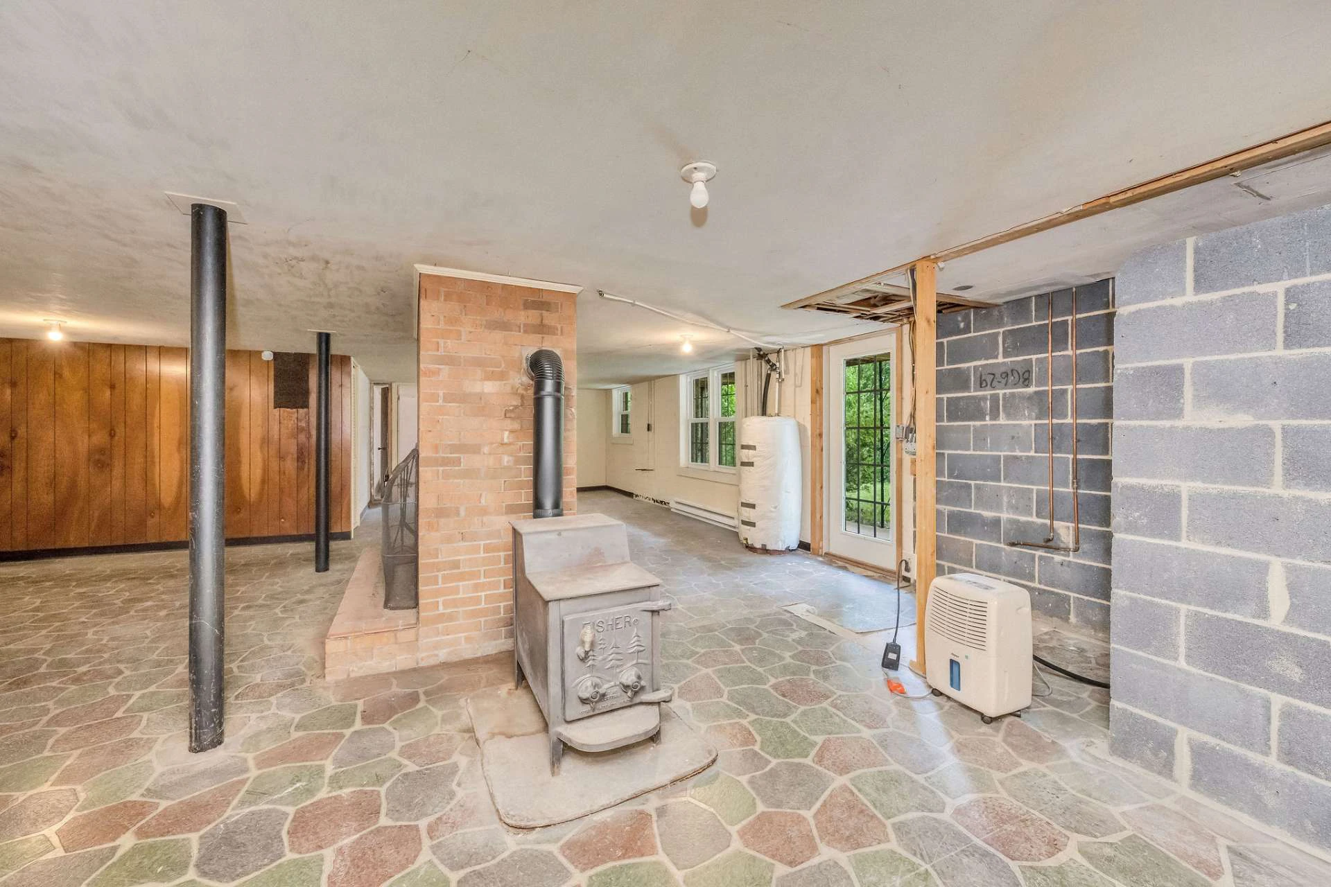 Image number 18 for the current listing