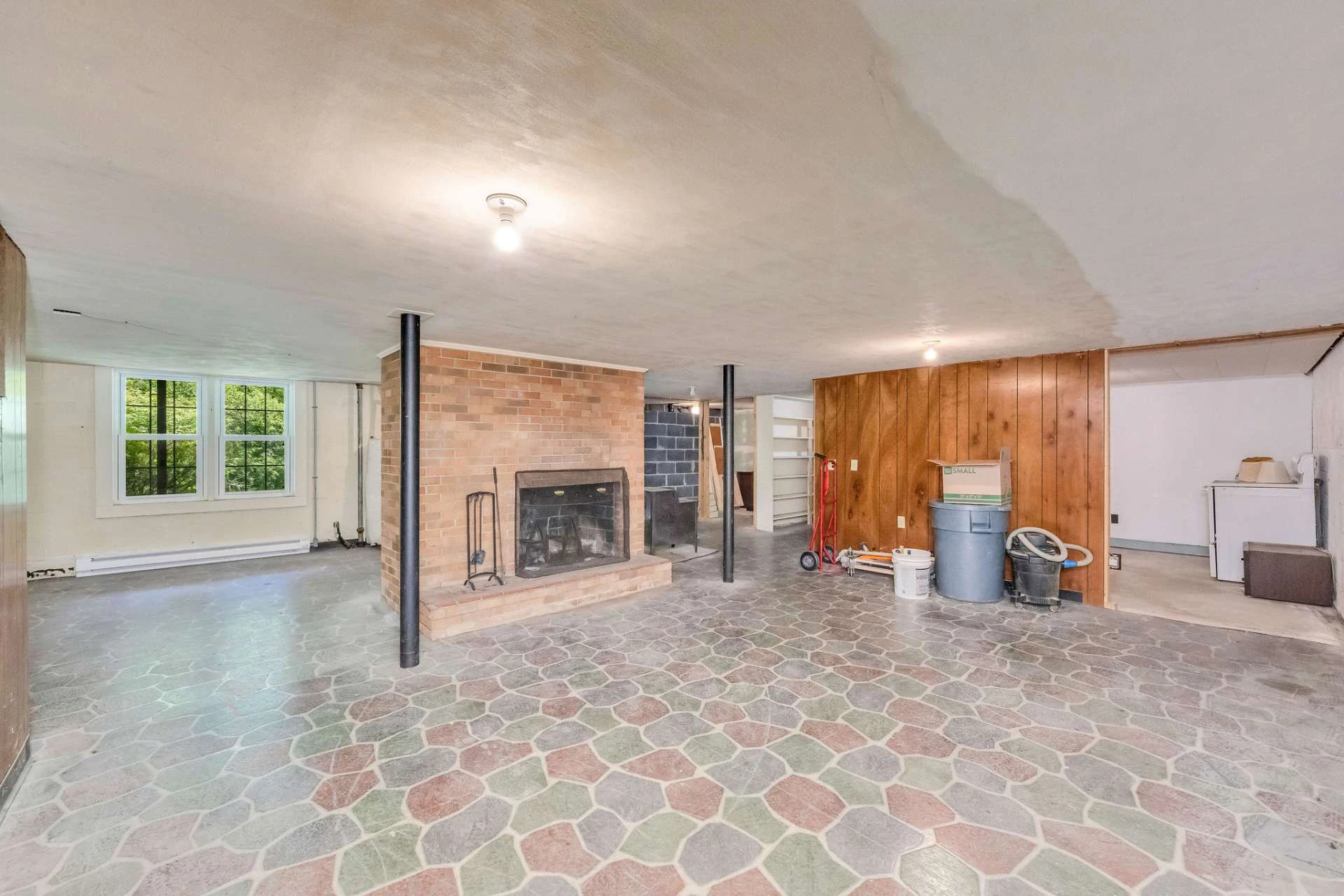 Image number 20 for the current listing