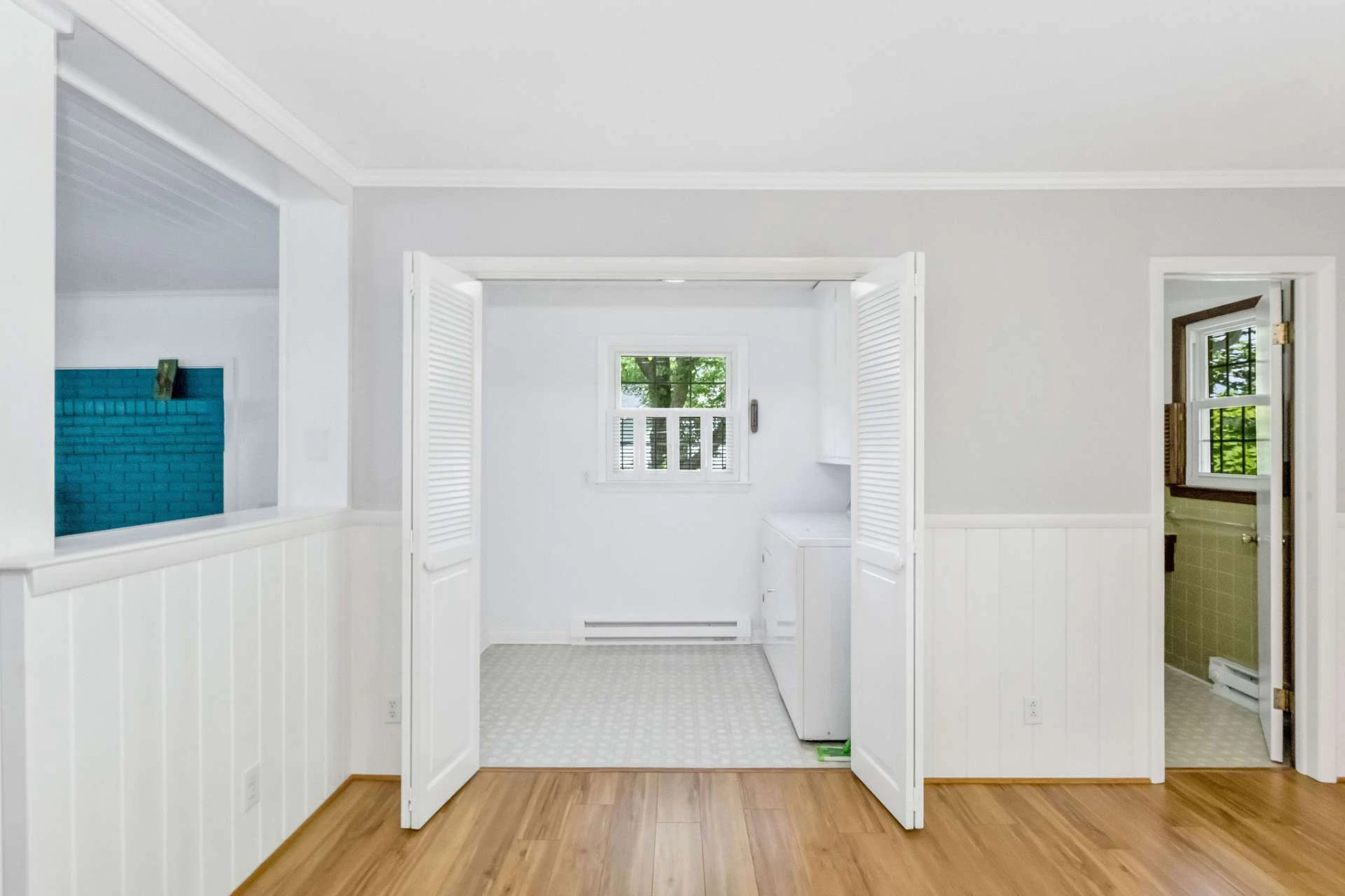 Image number 7 for the current listing