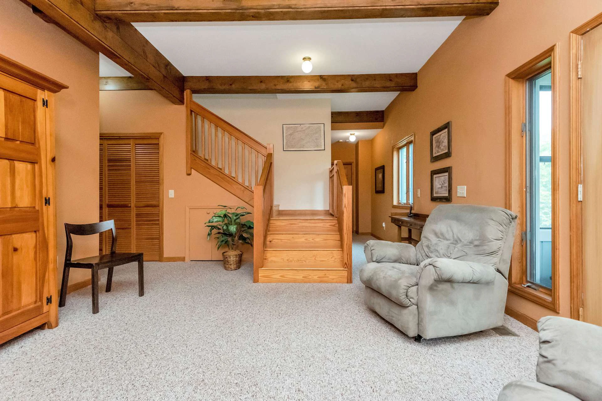 Image number 6 for the current listing