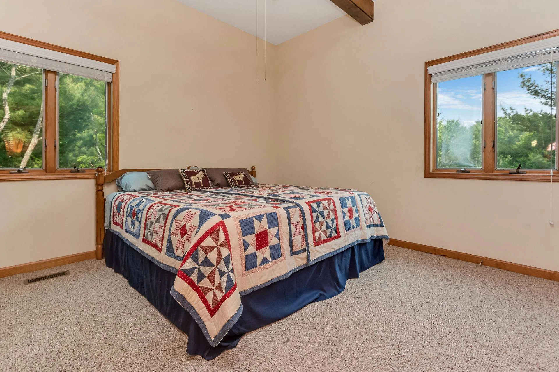 Image number 2 for the current listing