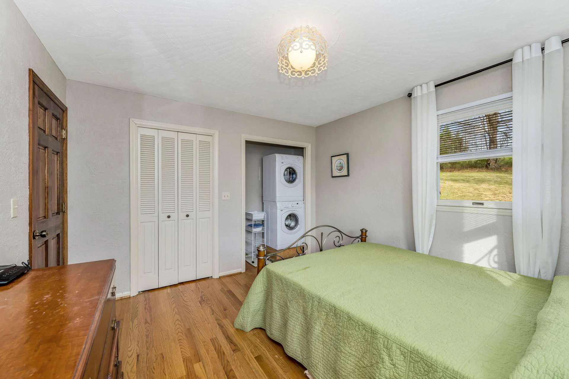 Image number 13 for the current listing