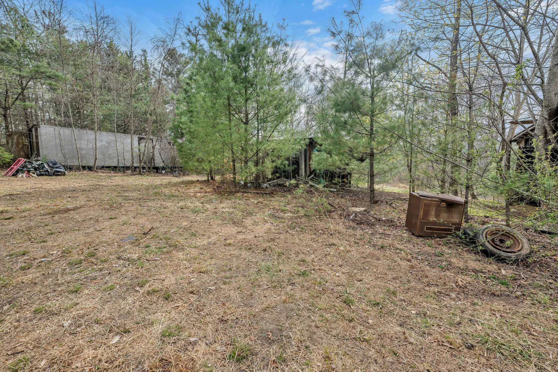 Image number 18 for the current listing