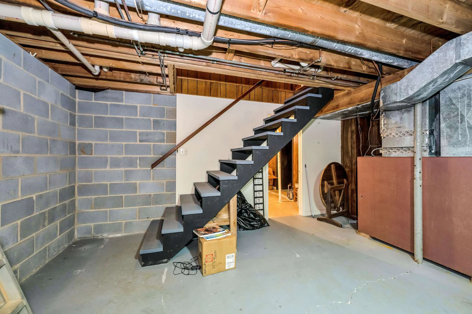 Image number 14 for the current listing