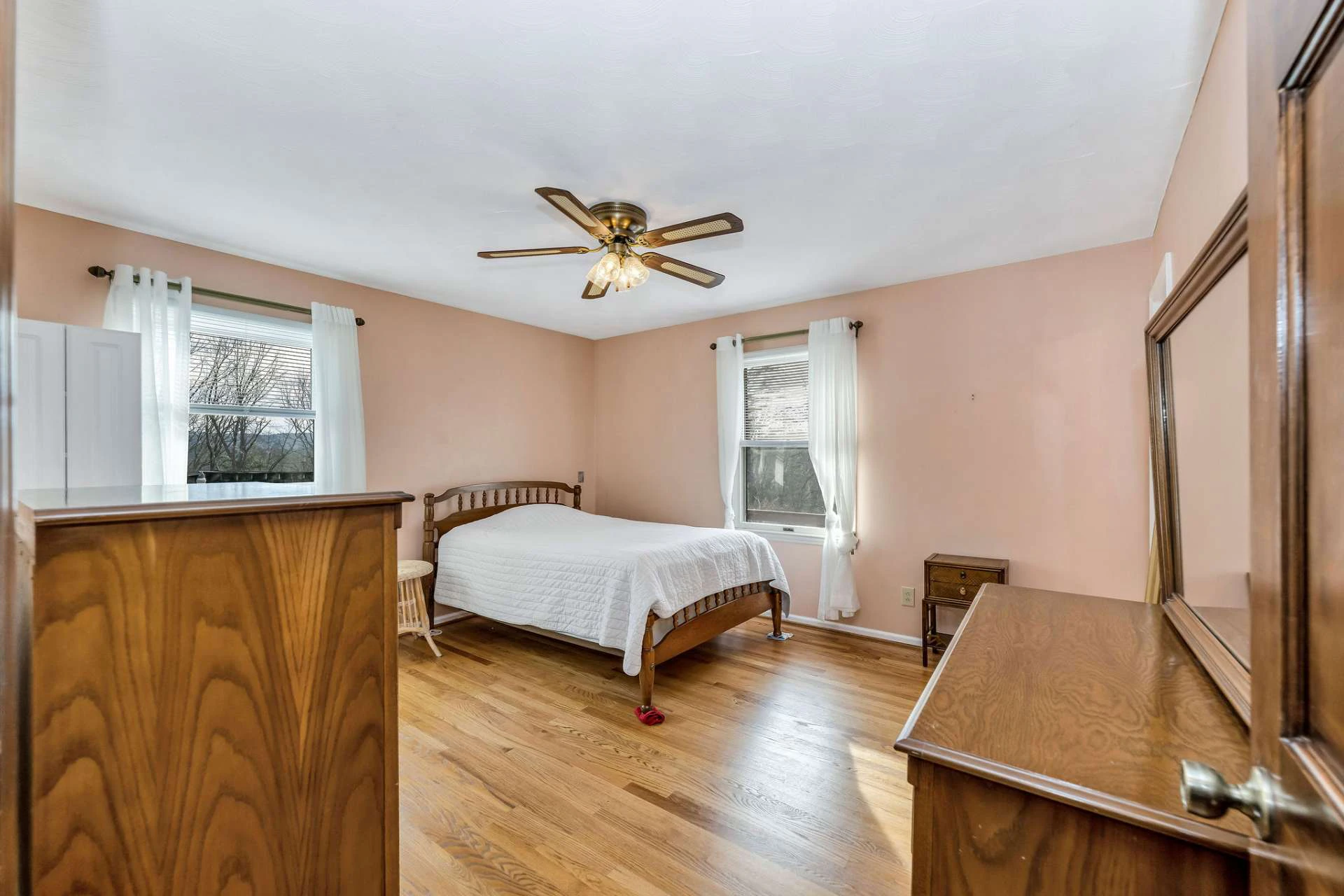 Image number 7 for the current listing