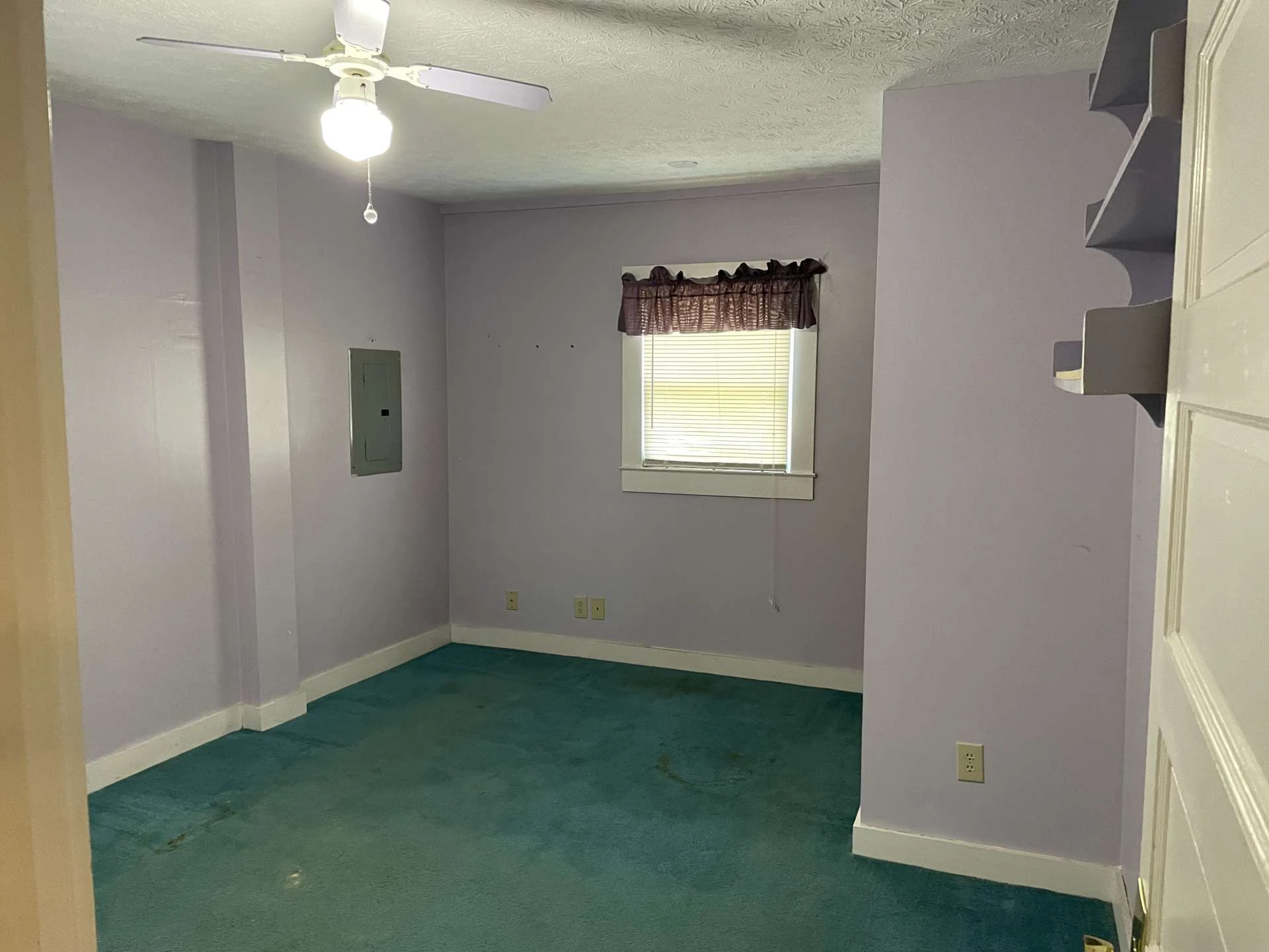 Image number 13 for the current listing