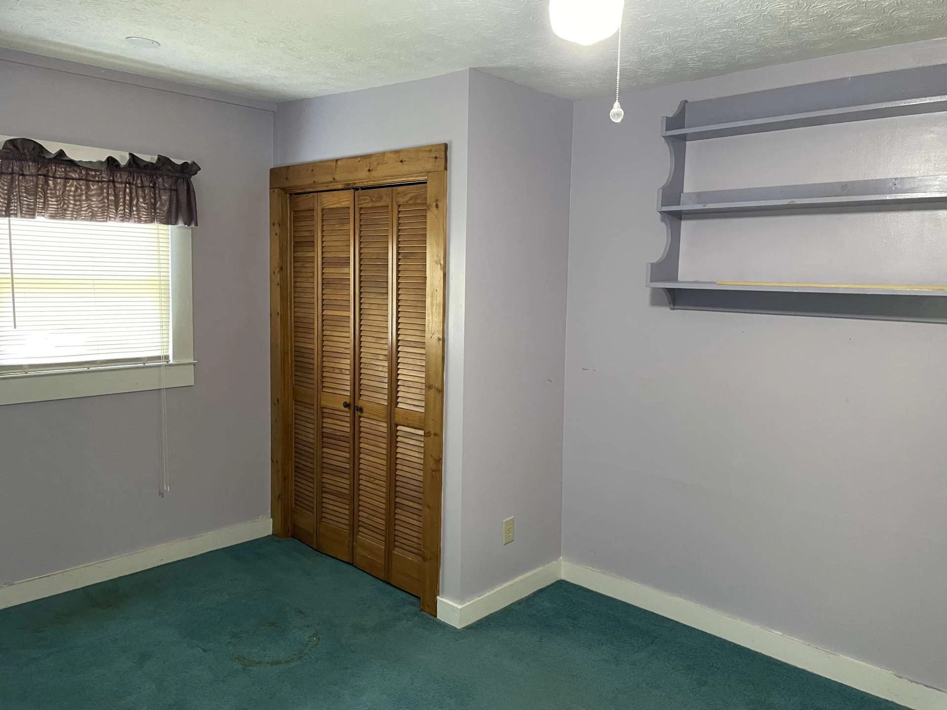 Image number 11 for the current listing