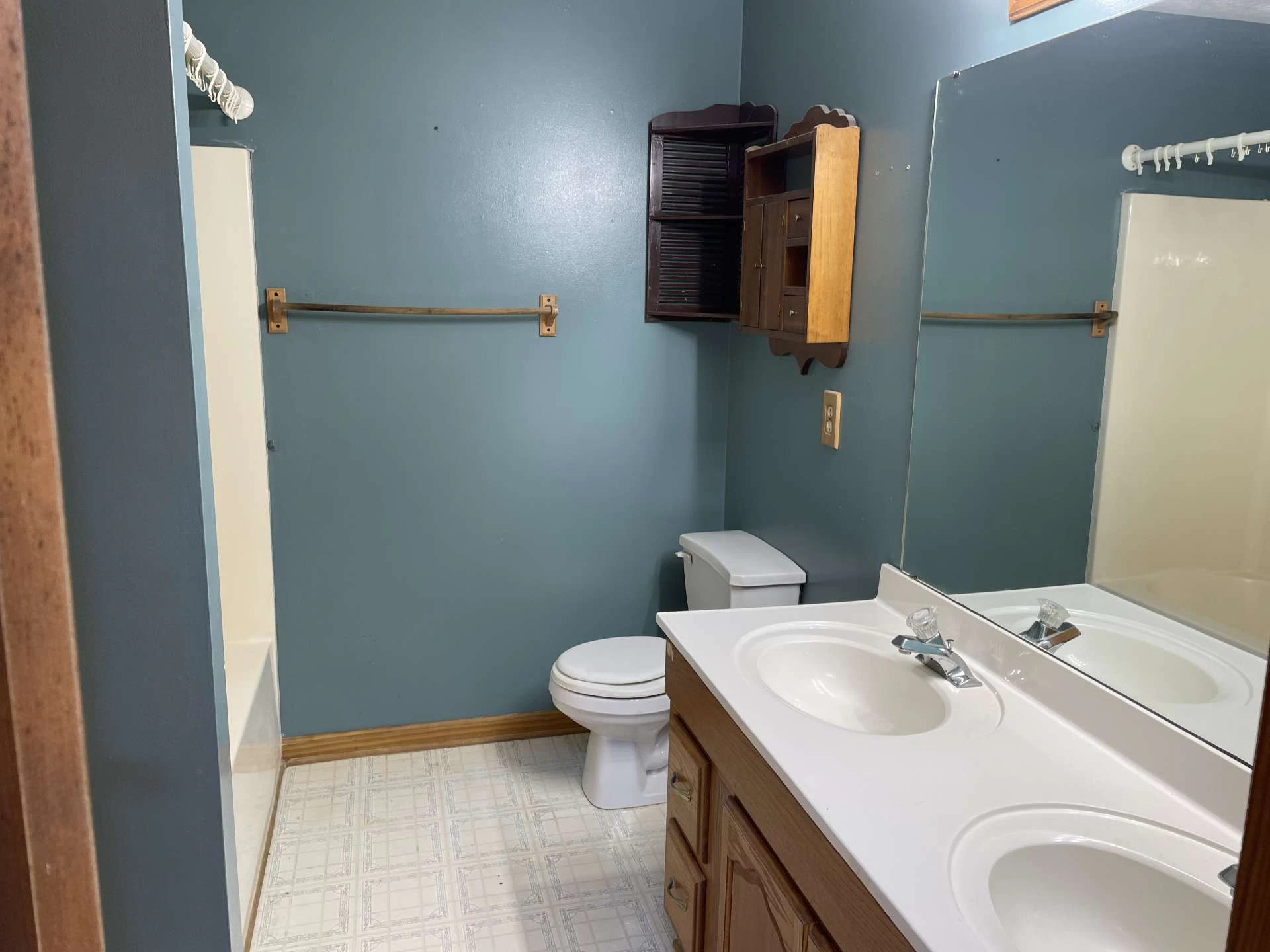 Image number 9 for the current listing