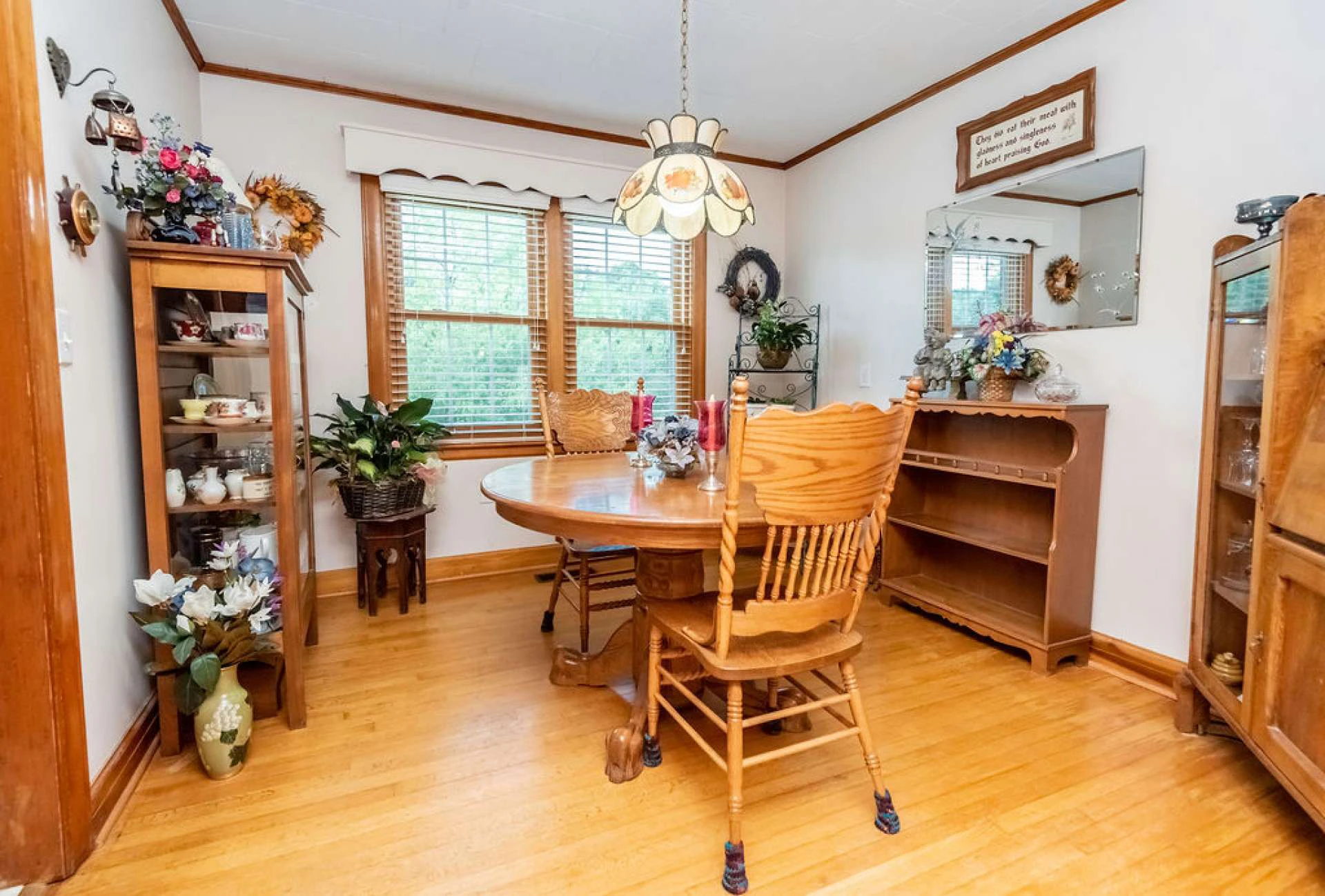 Image number 3 for the current listing