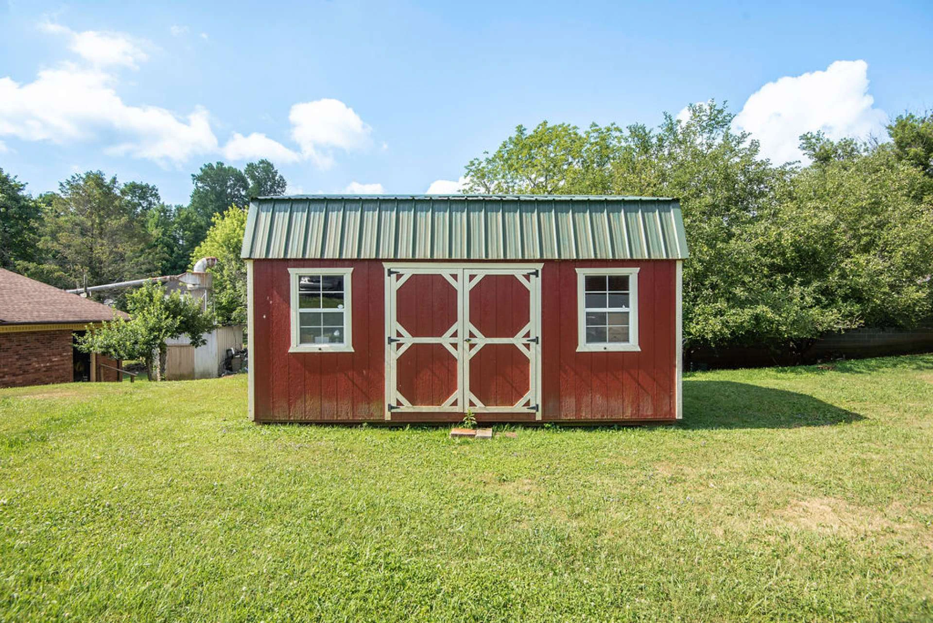 Image number 16 for the current listing